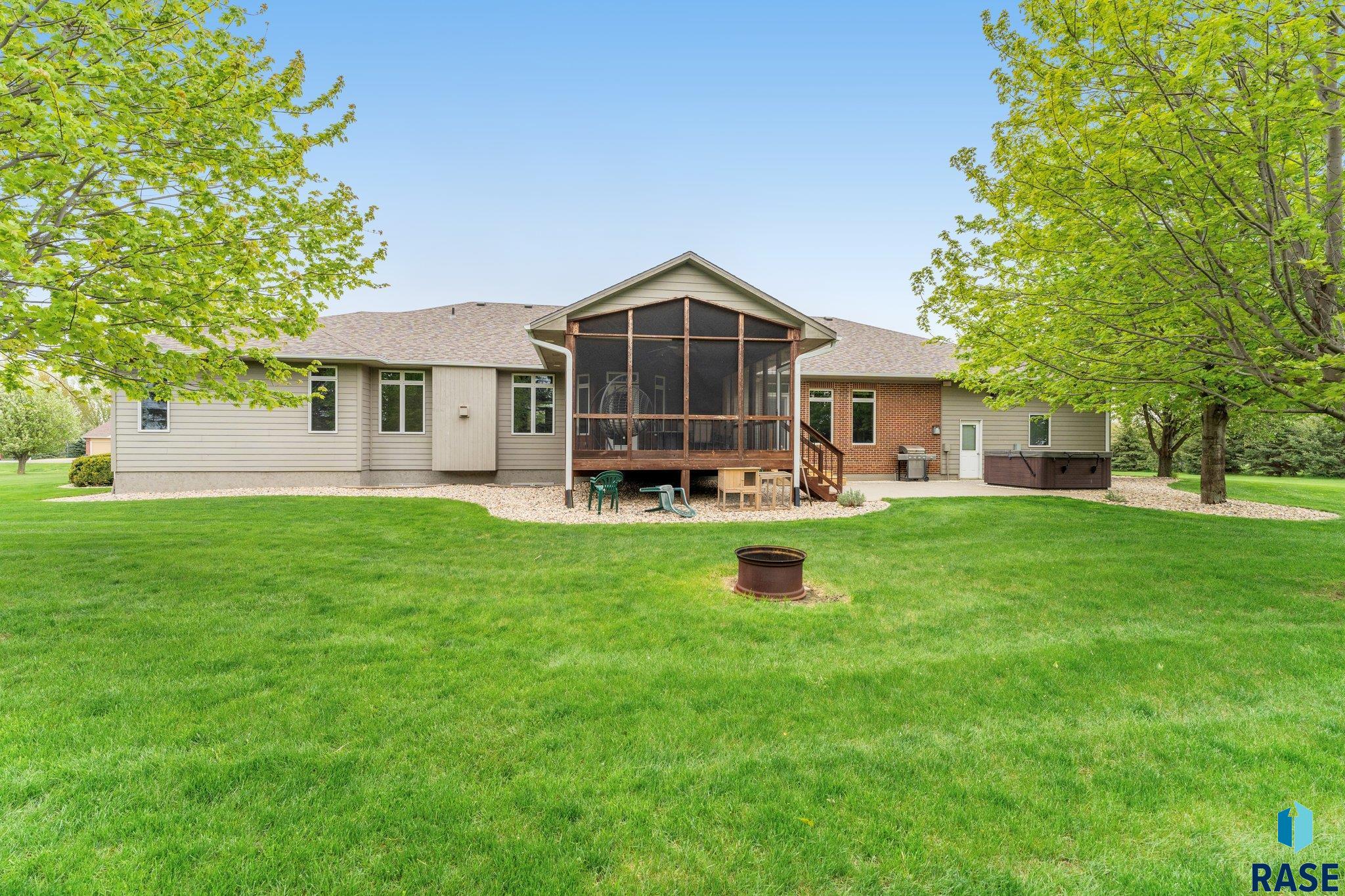27115 Prairie View Ave