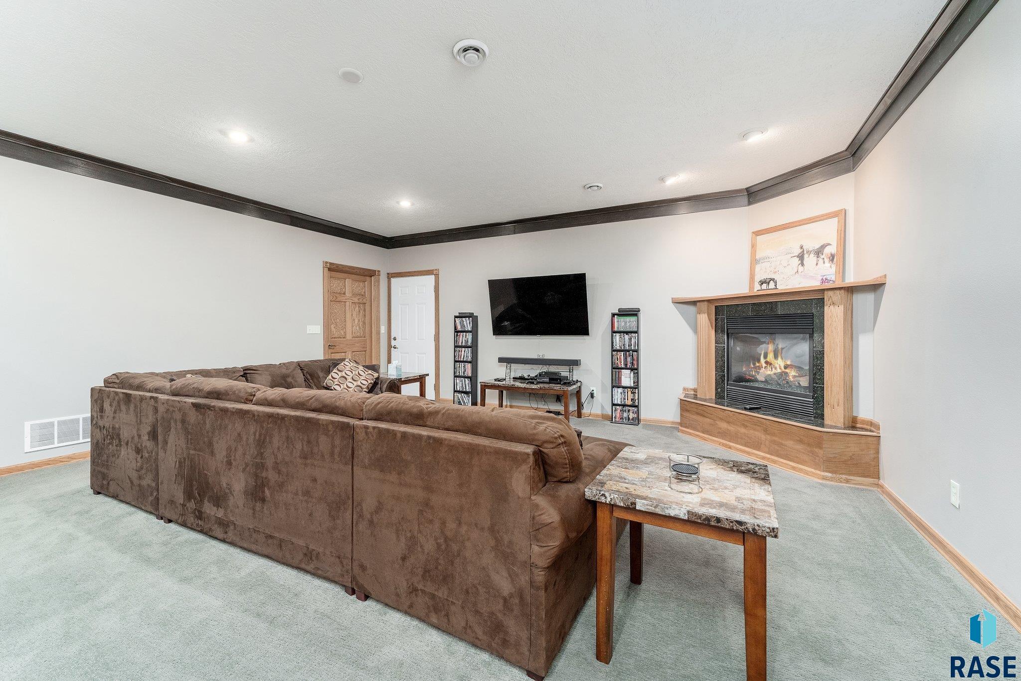 27115 Prairie View Ave