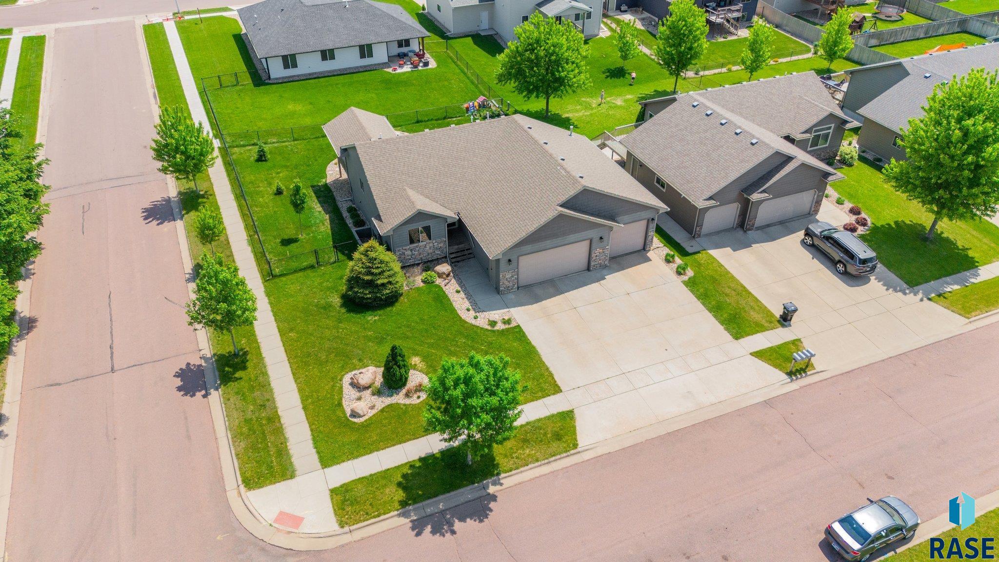 4000 S Outfield Ave