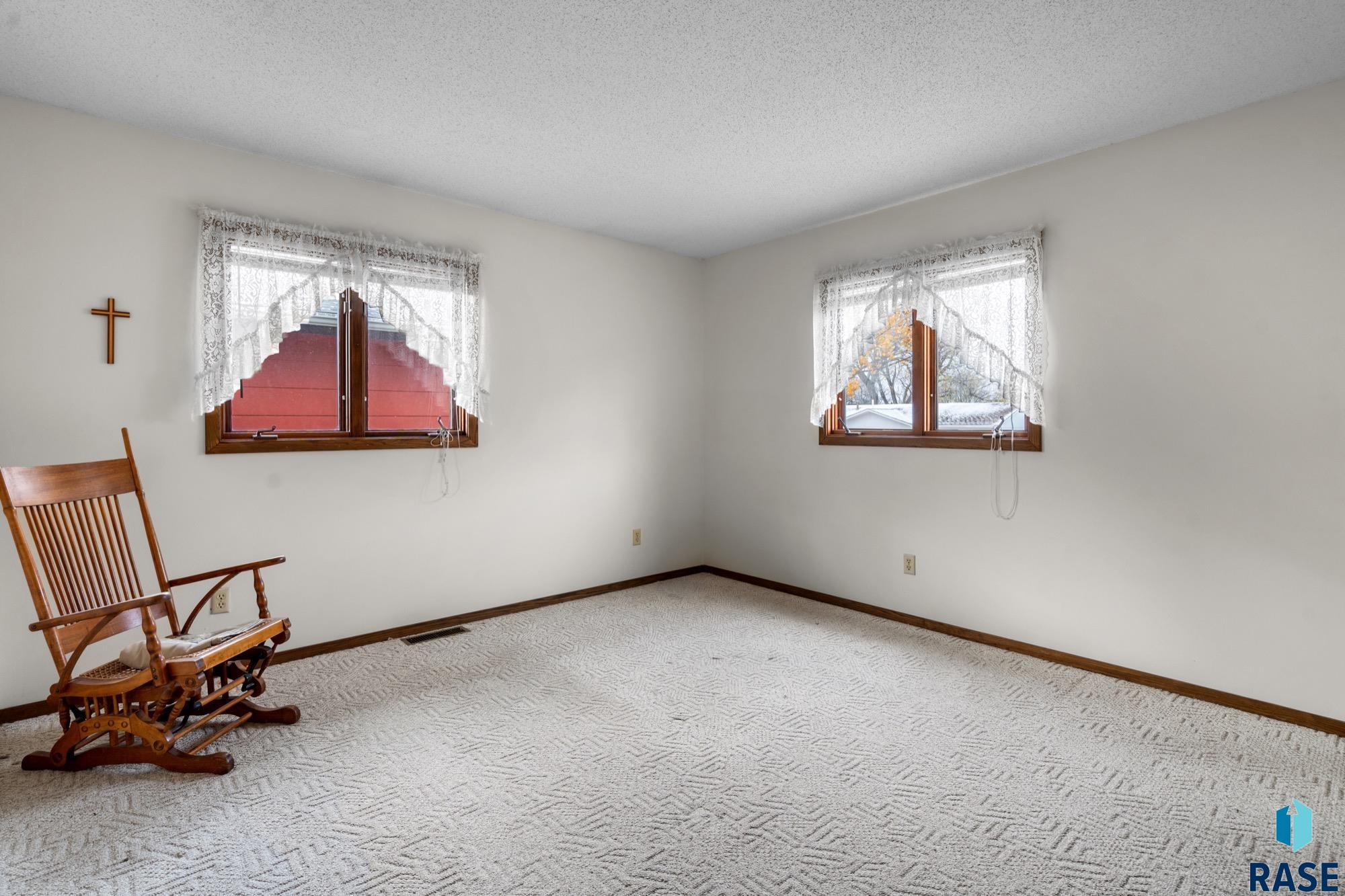 228 N Fanelle Ave