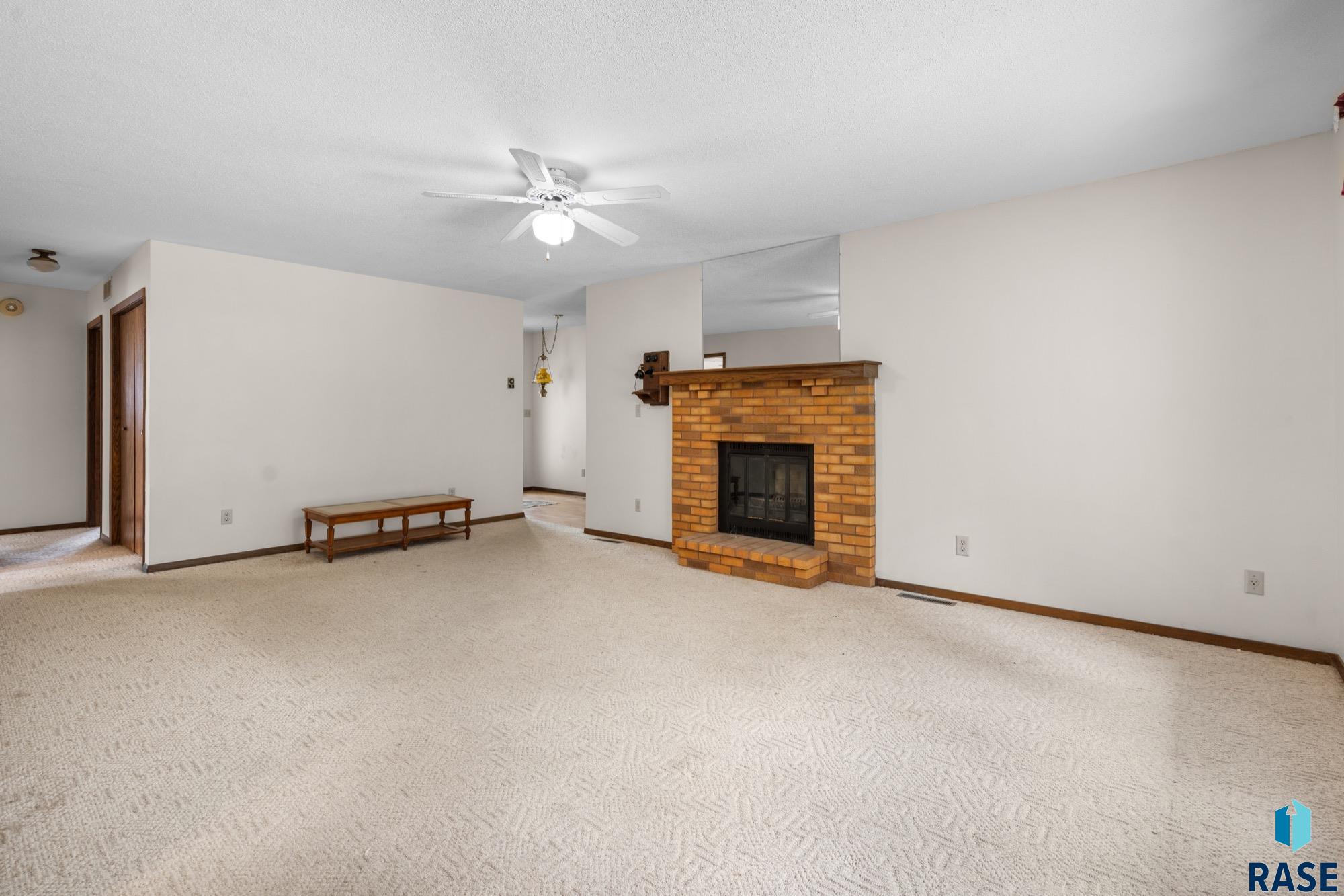 228 N Fanelle Ave