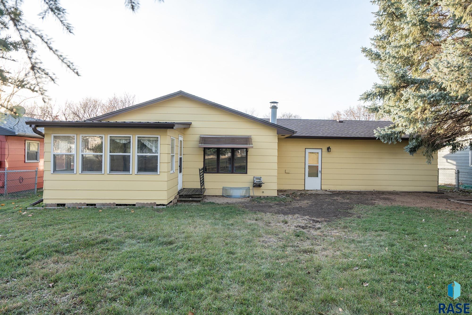228 N Fanelle Ave