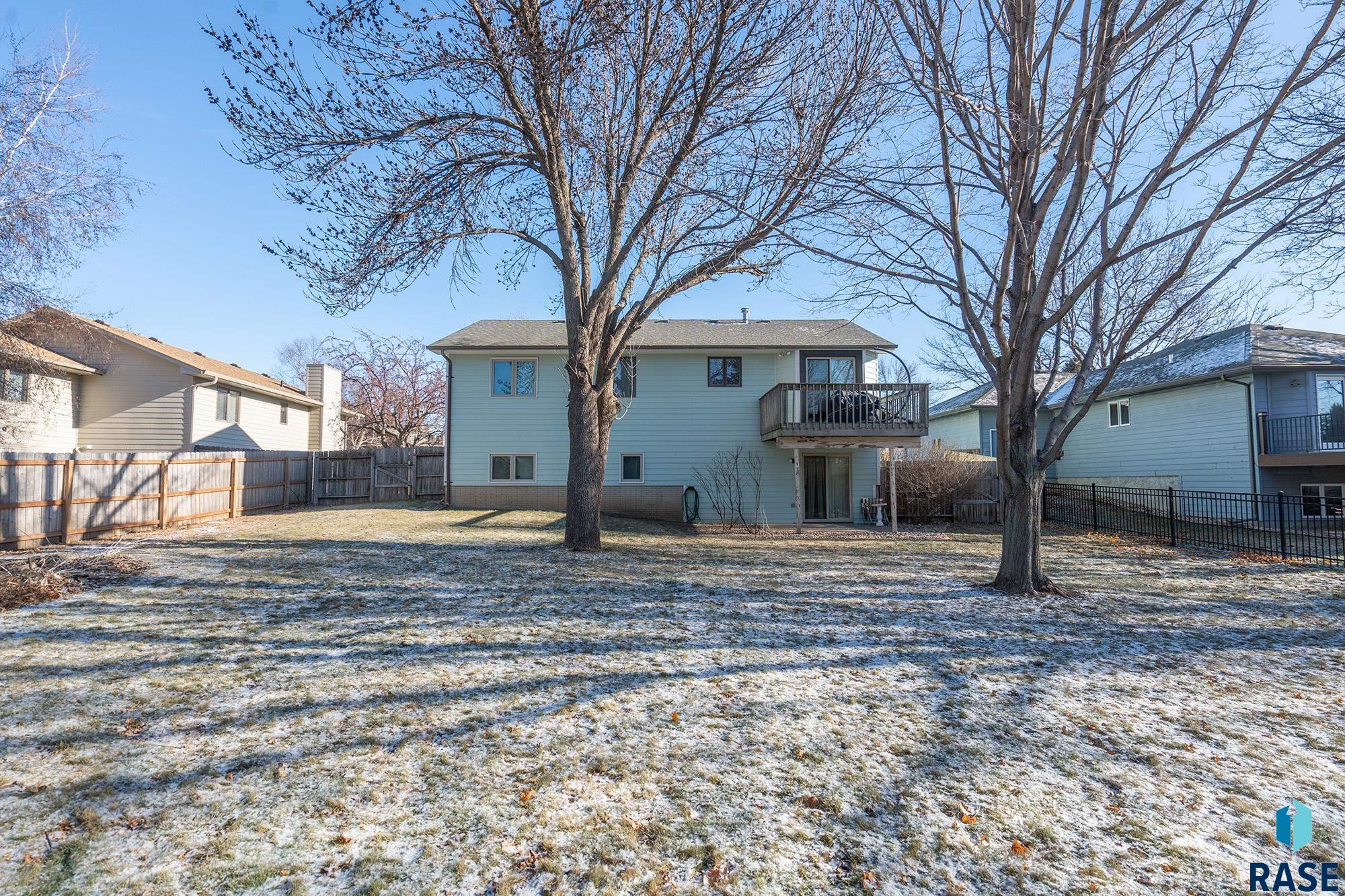 1101 N Connor Trl