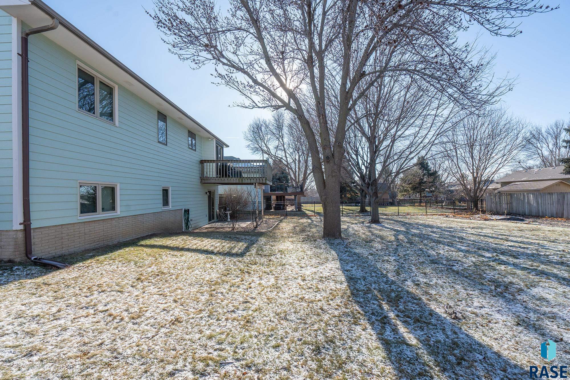 1101 N Connor Trl