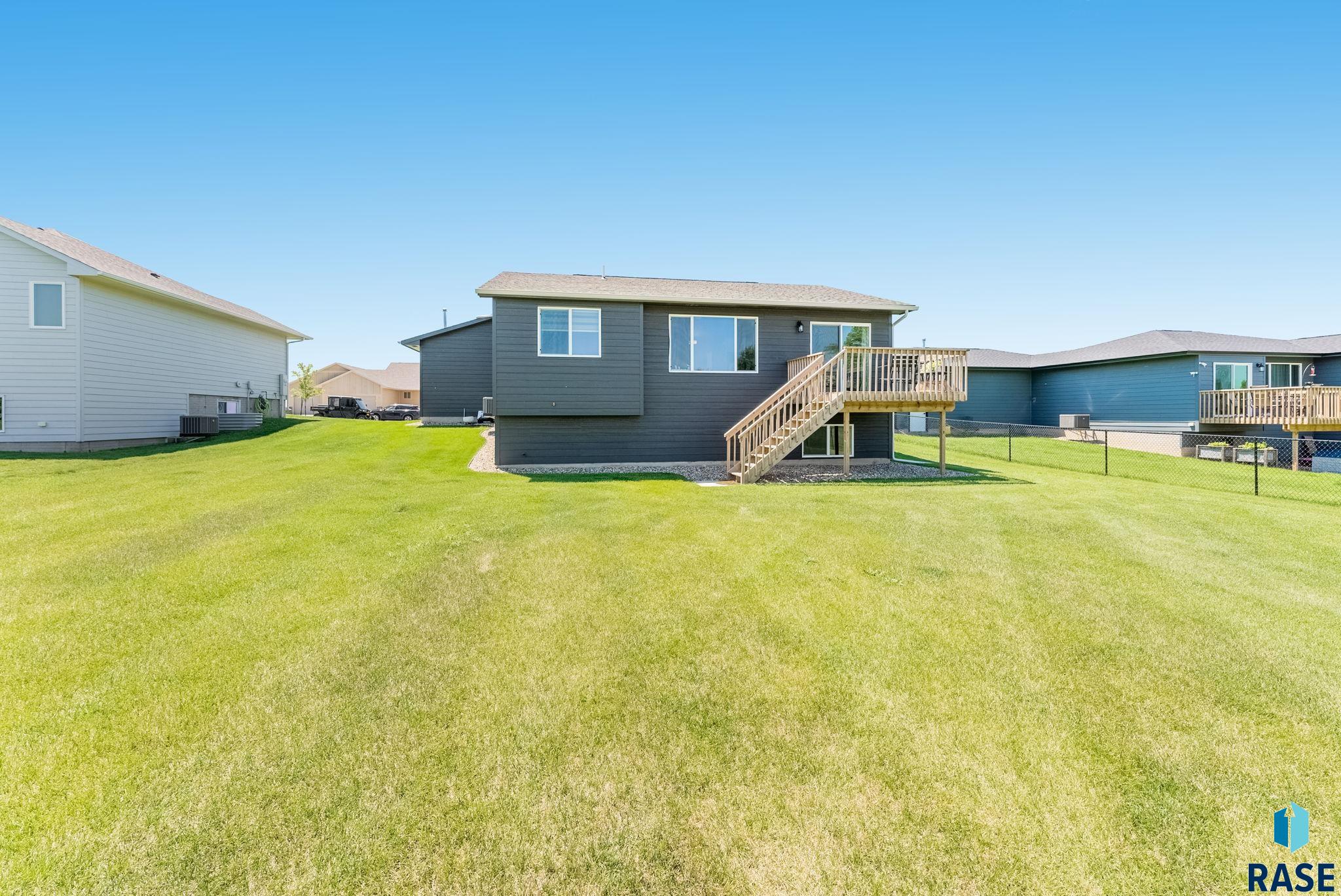812 Sarah C Cir