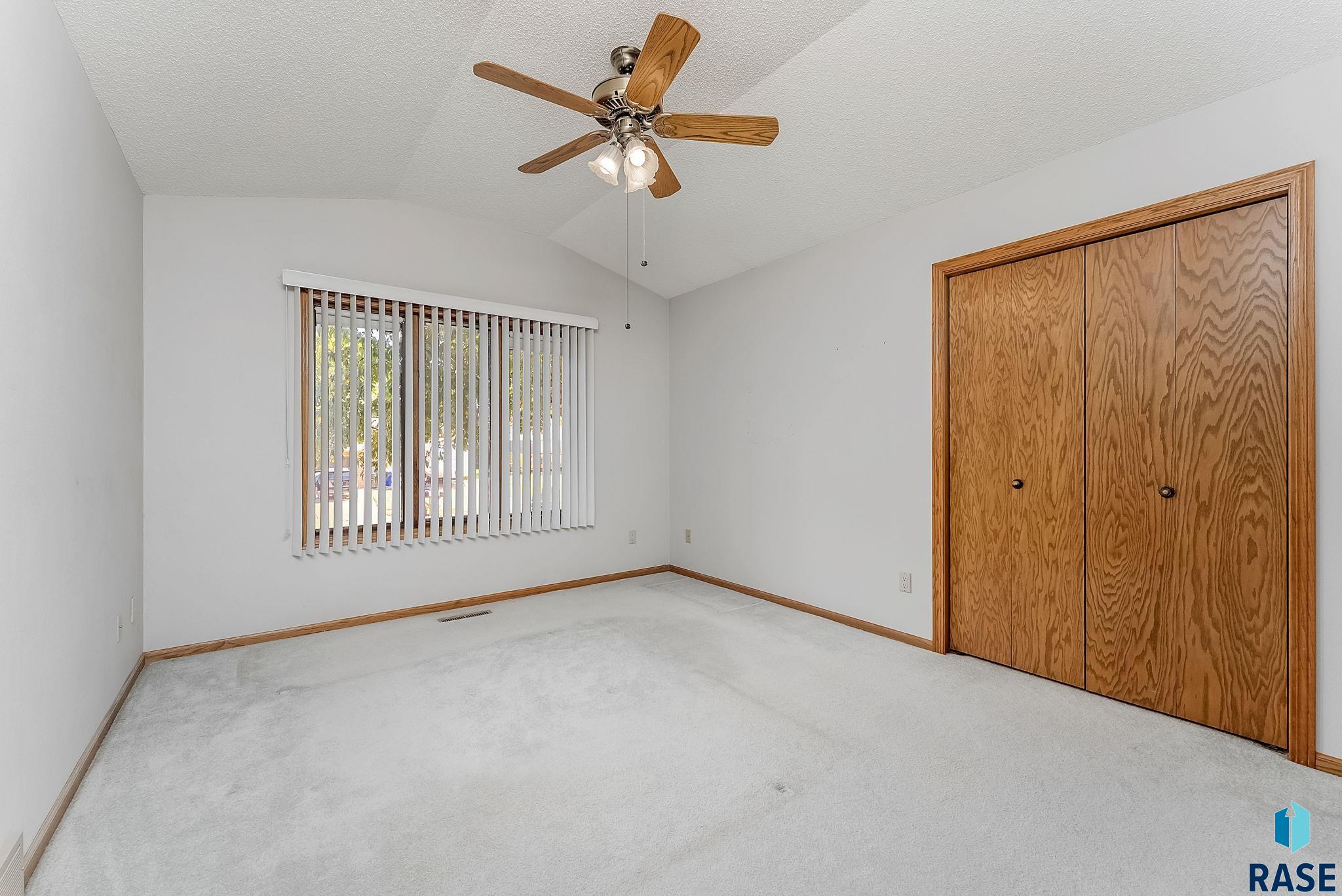 1105 N Connor Trl