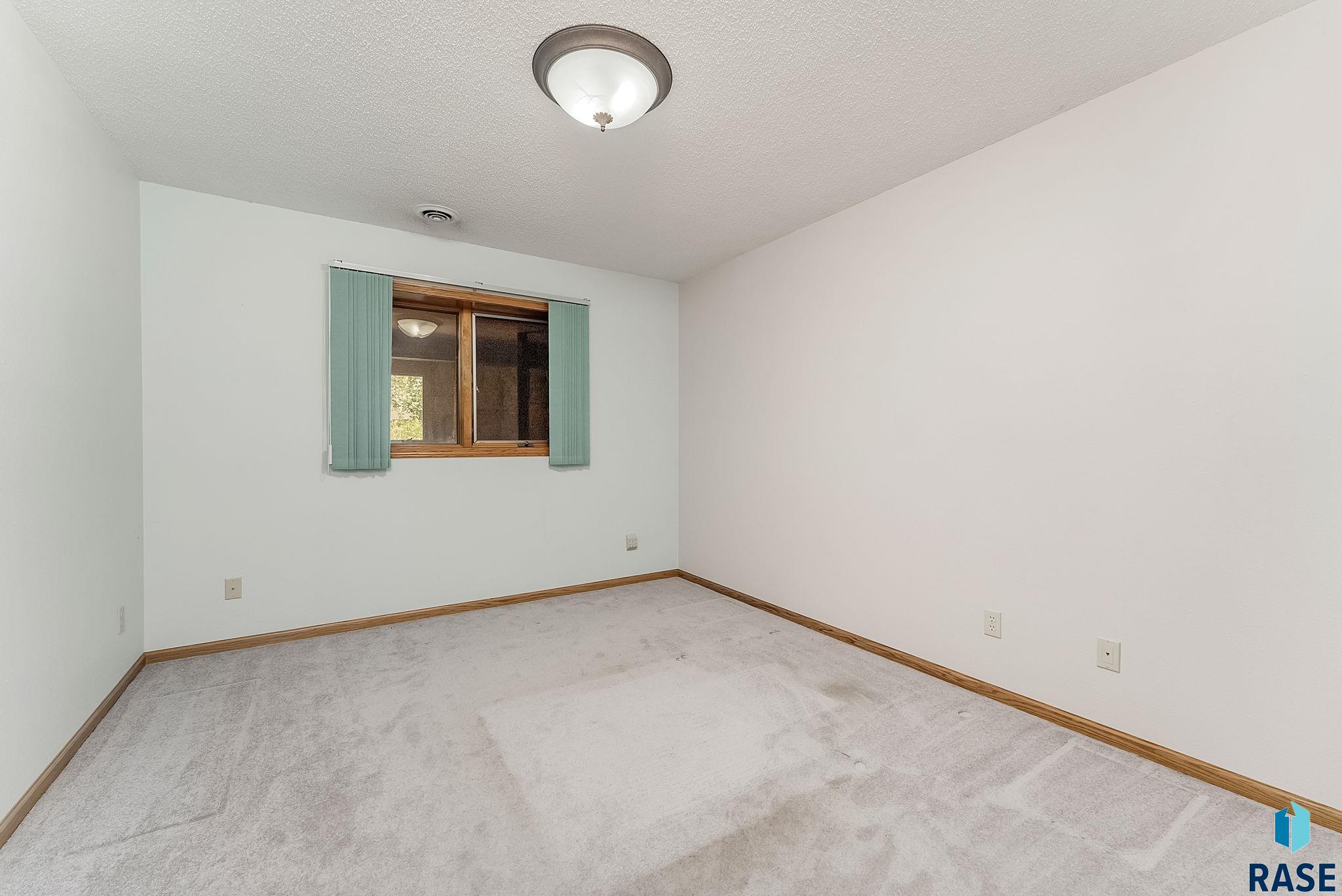 1105 N Connor Trl