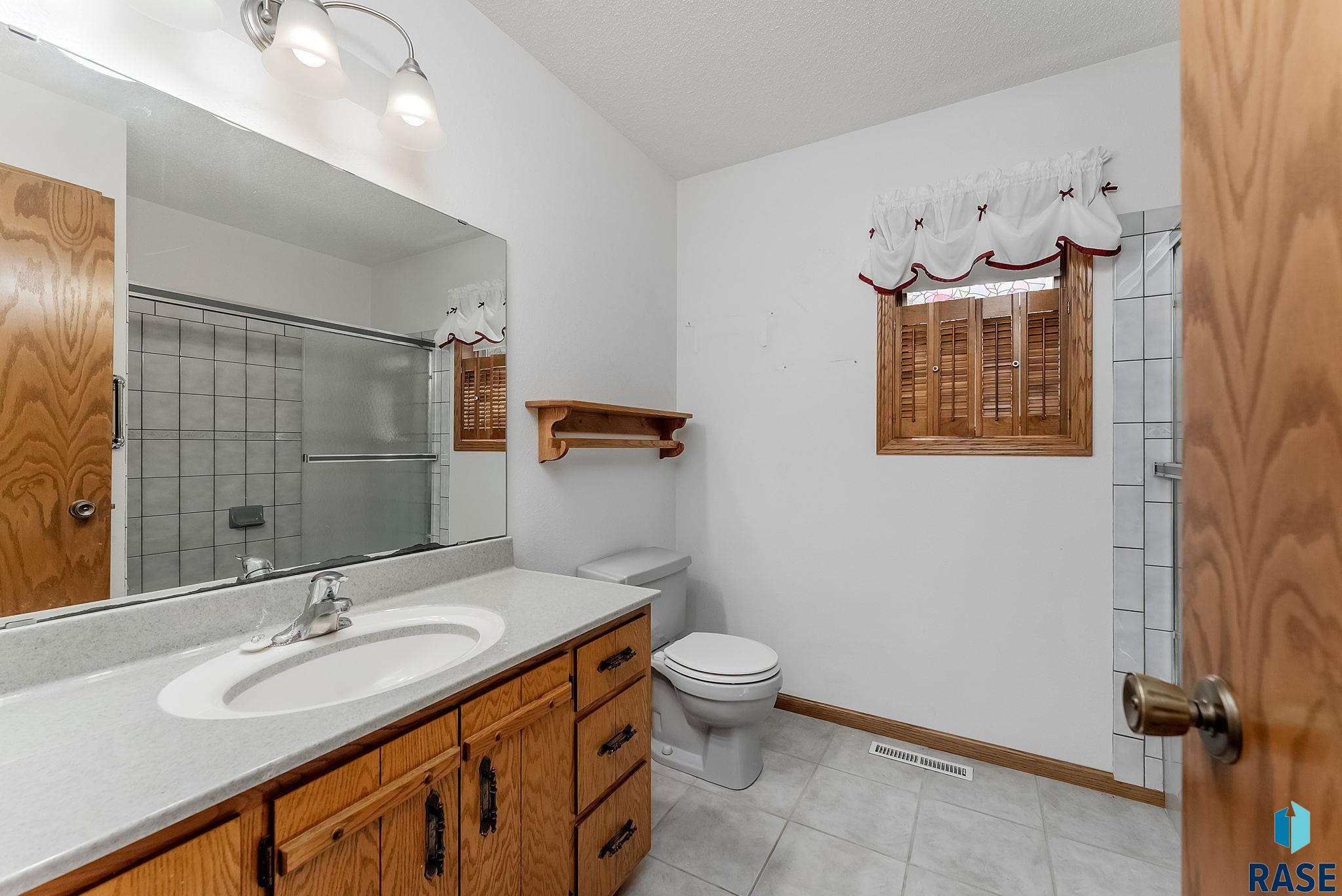1105 N Connor Trl