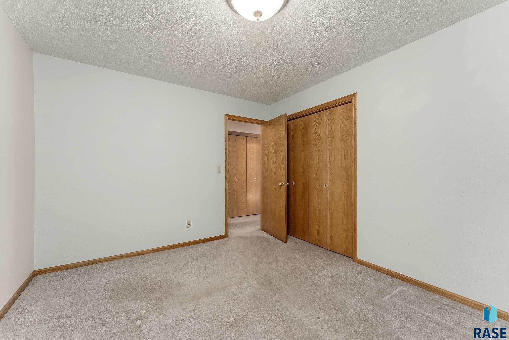 1105 N Connor Trl