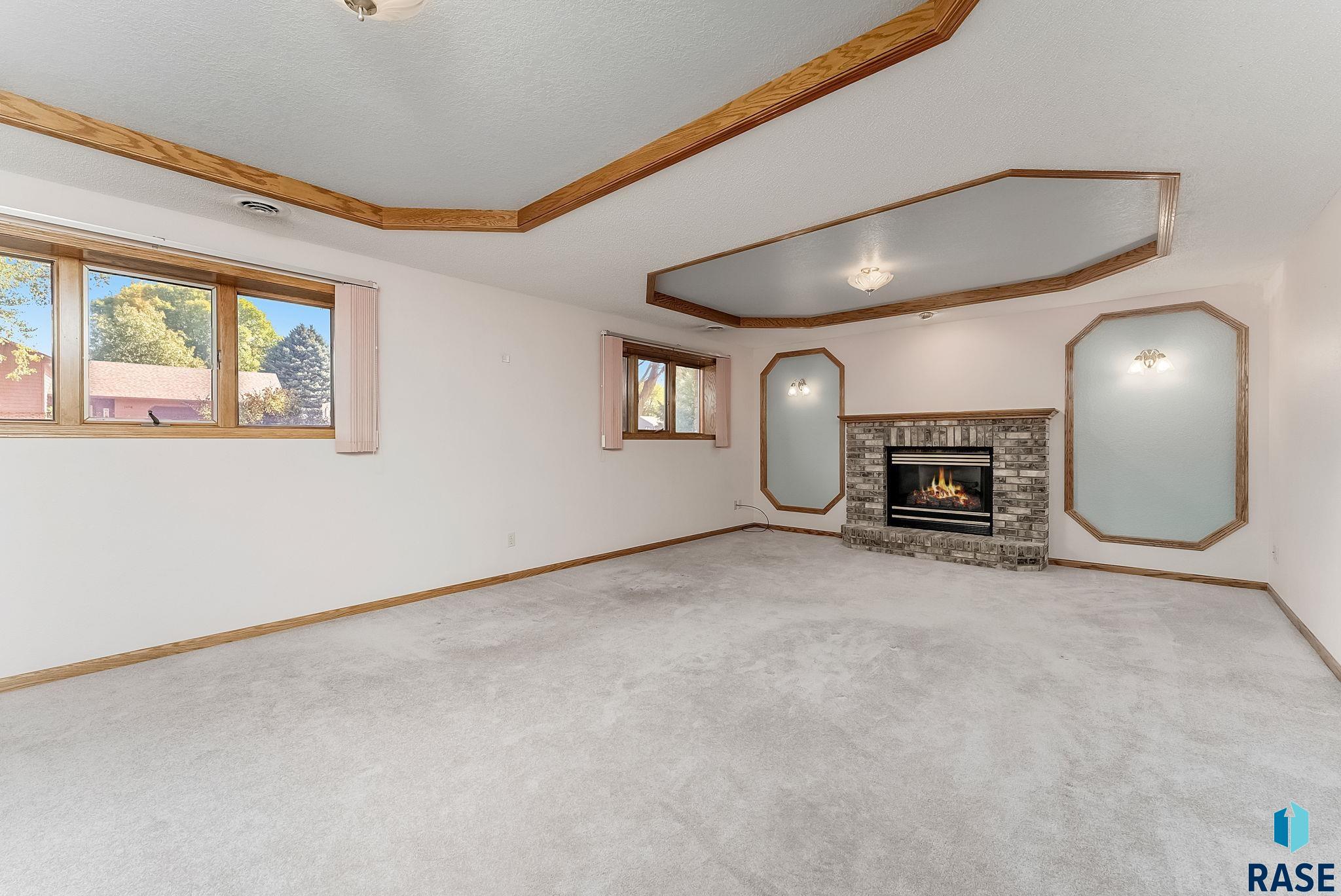 1105 N Connor Trl