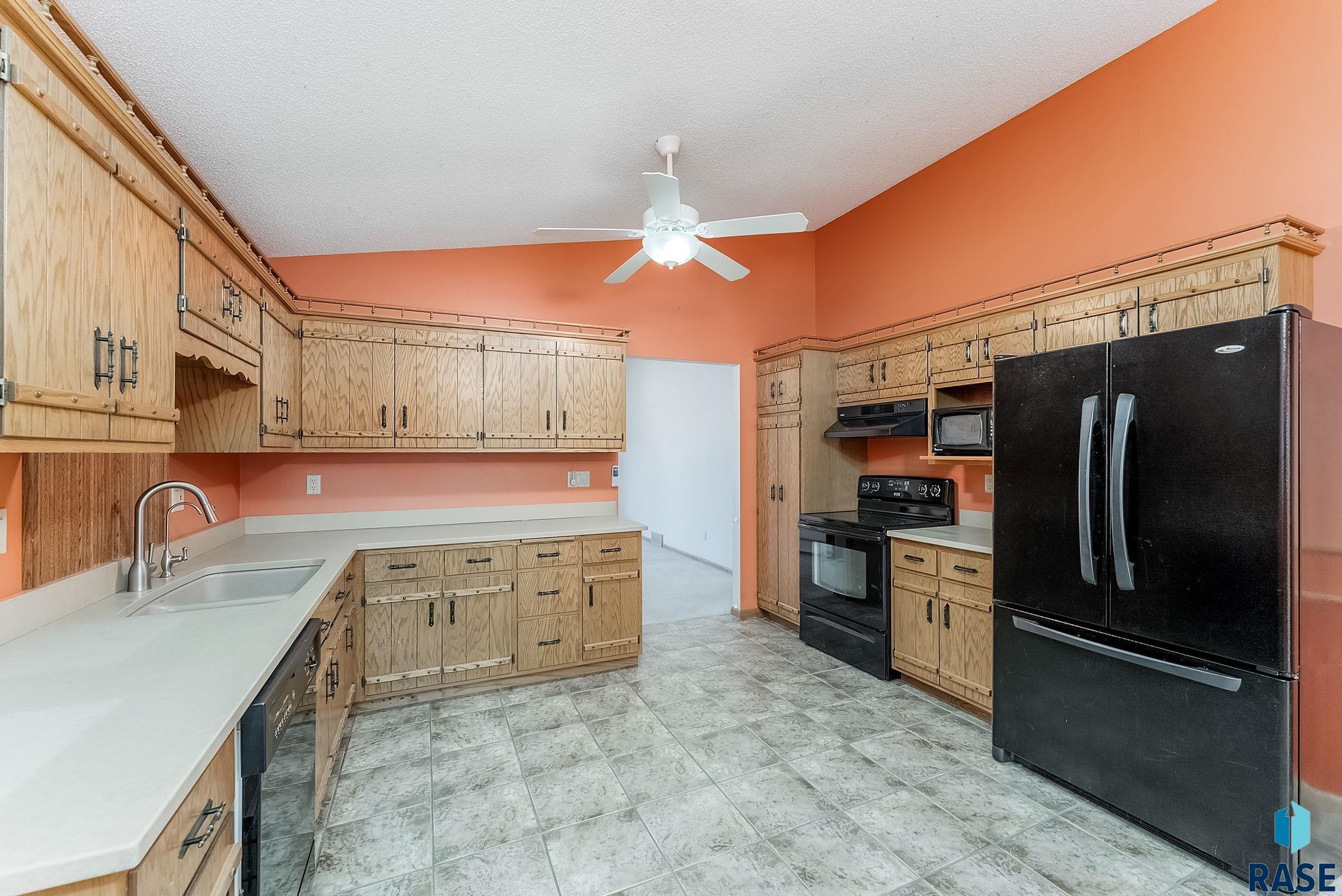 1105 N Connor Trl