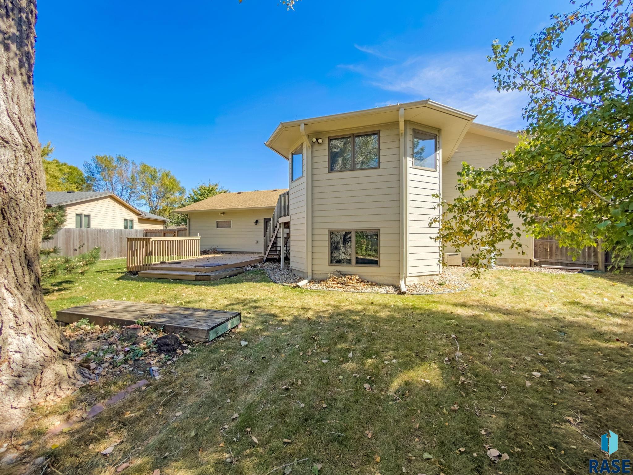 1105 N Connor Trl