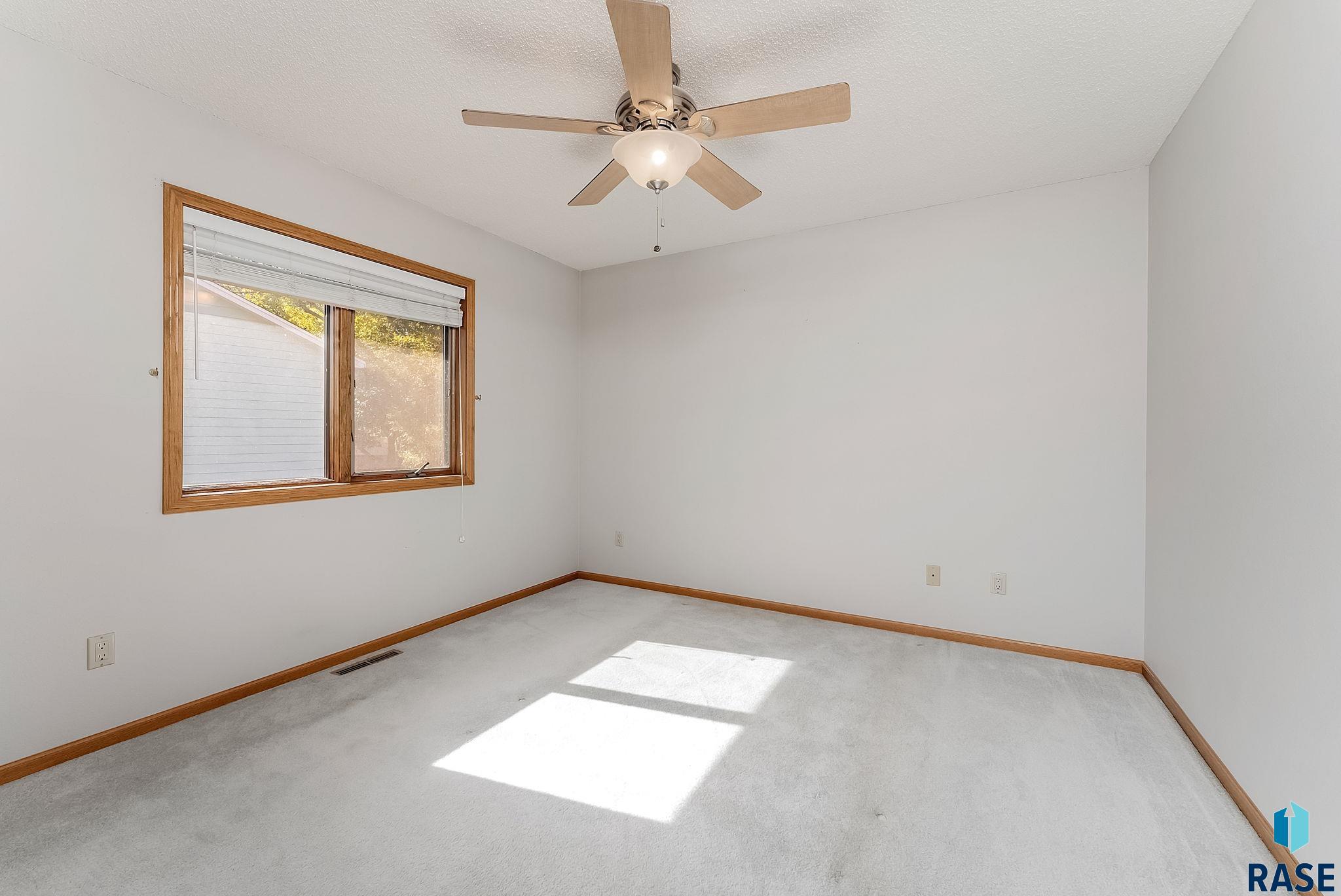 1105 N Connor Trl