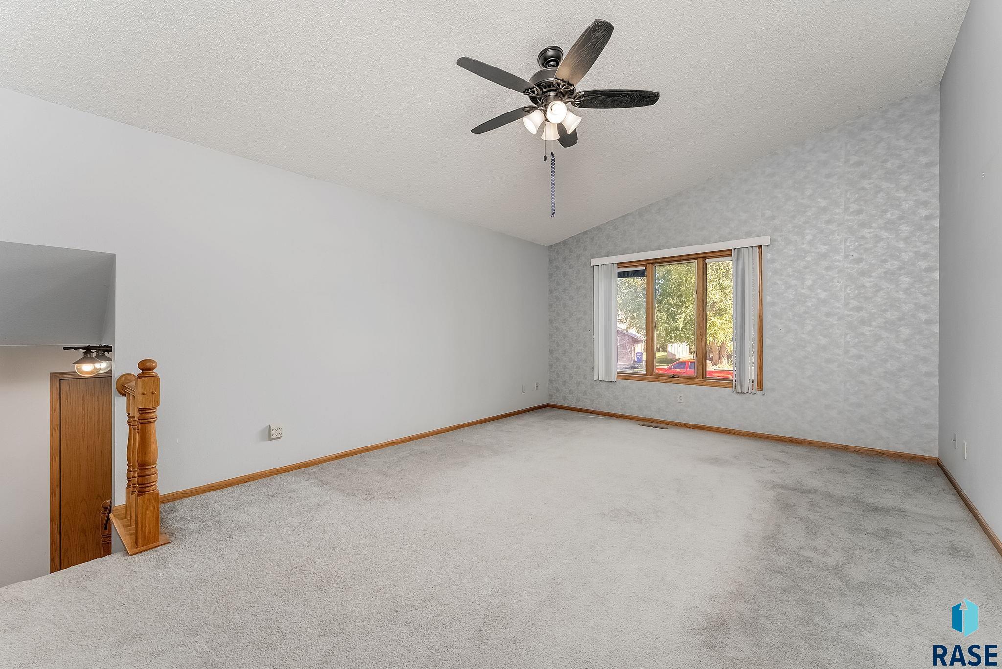 1105 N Connor Trl