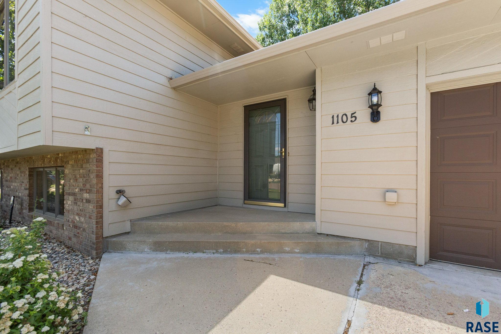 1105 N Connor Trl