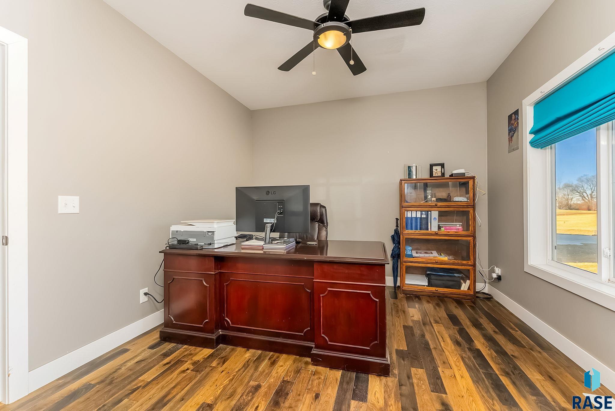 101 Lakeview Dr