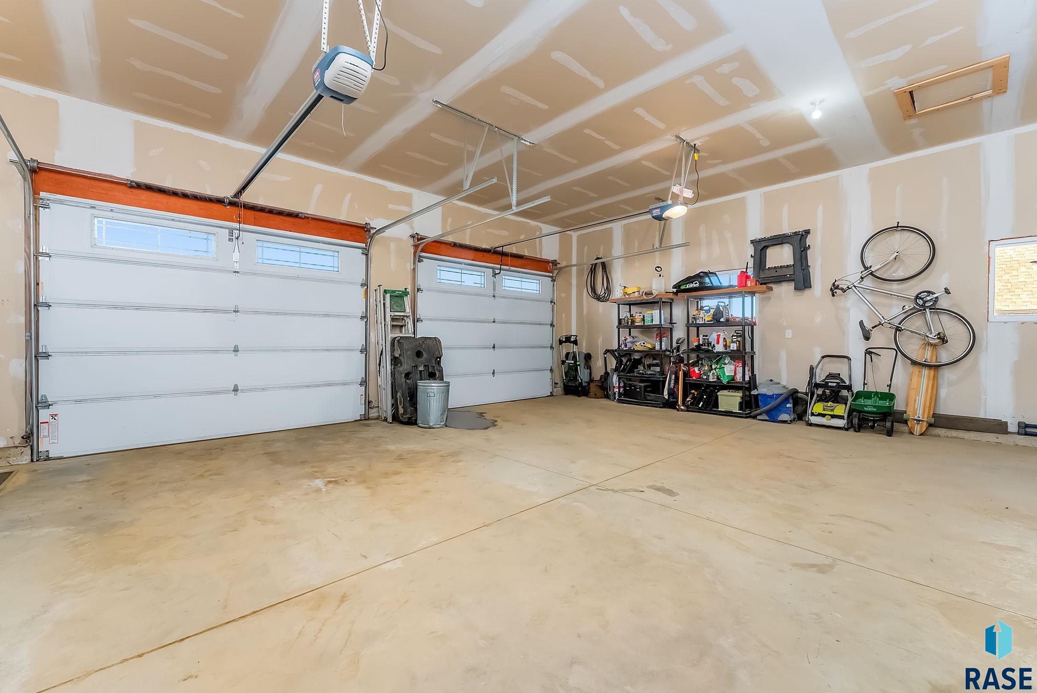 101 Lakeview Dr