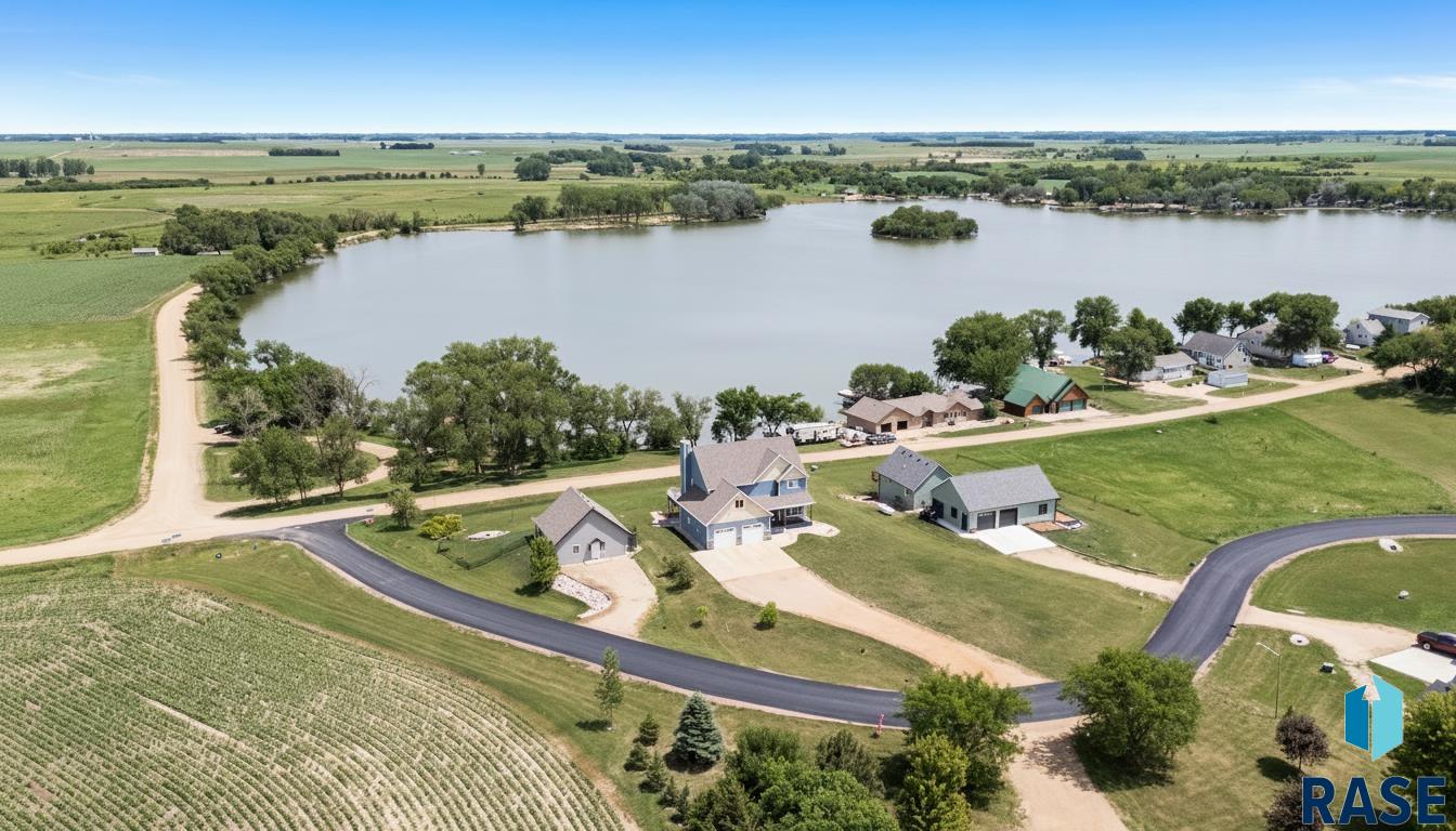 101 Lakeview Dr