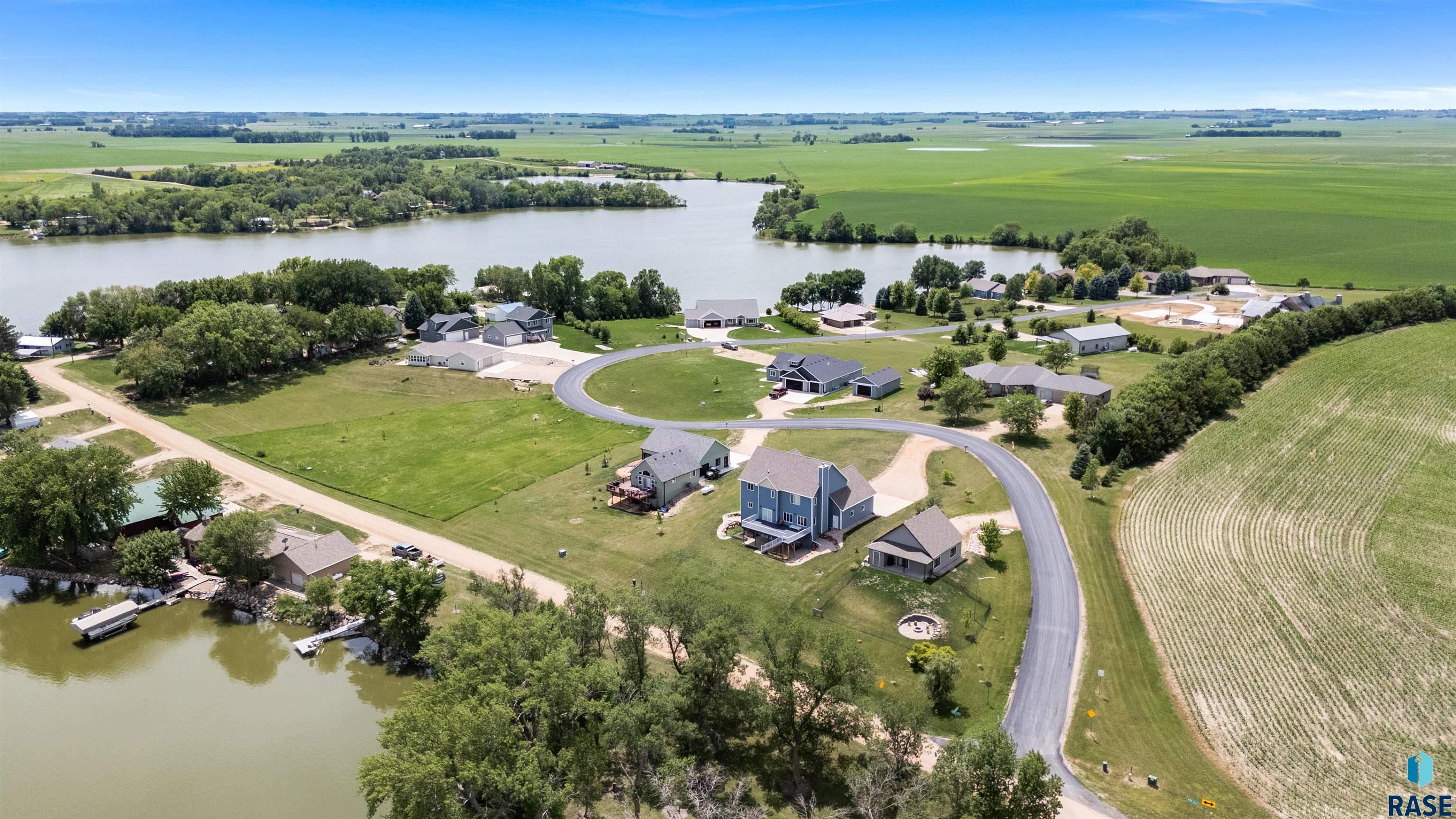 101 Lakeview Dr