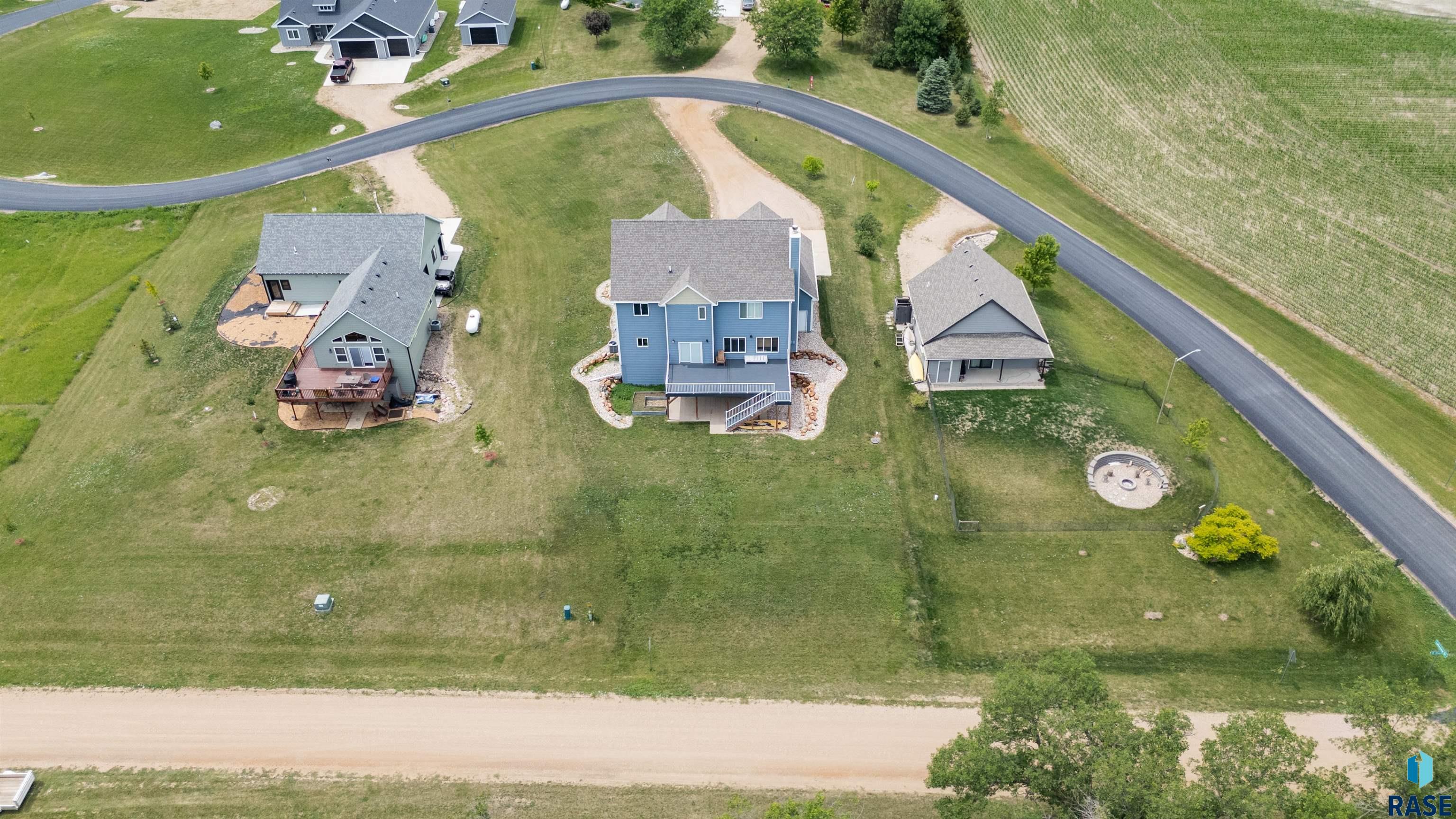 101 Lakeview Dr