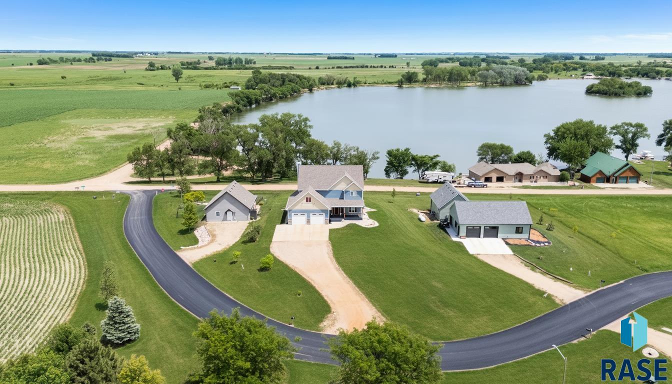 101 Lakeview Dr