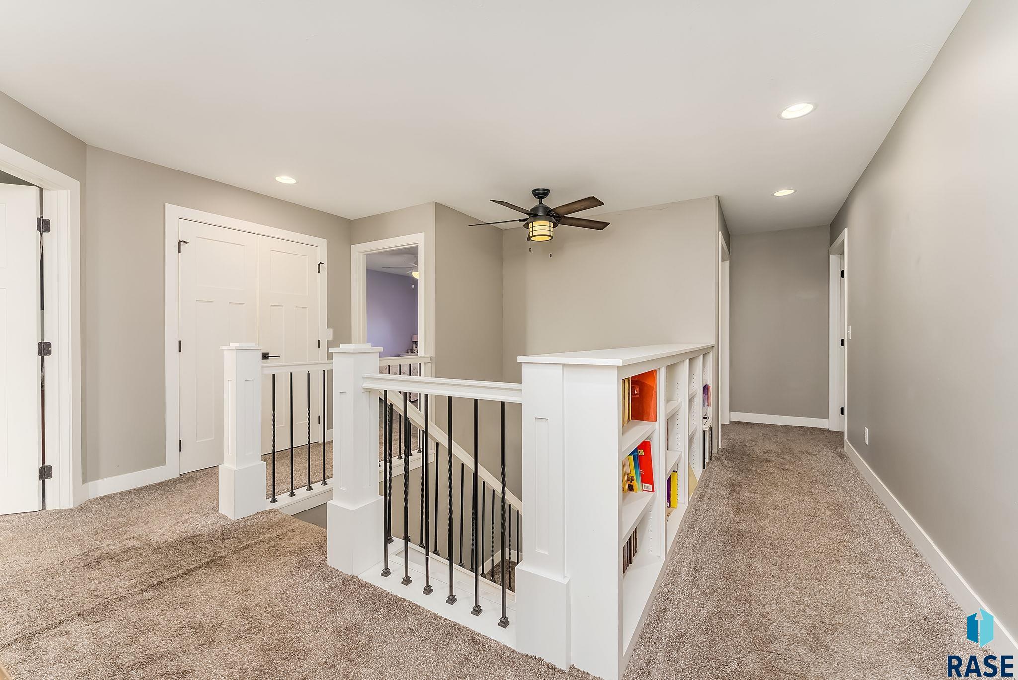101 Lakeview Dr