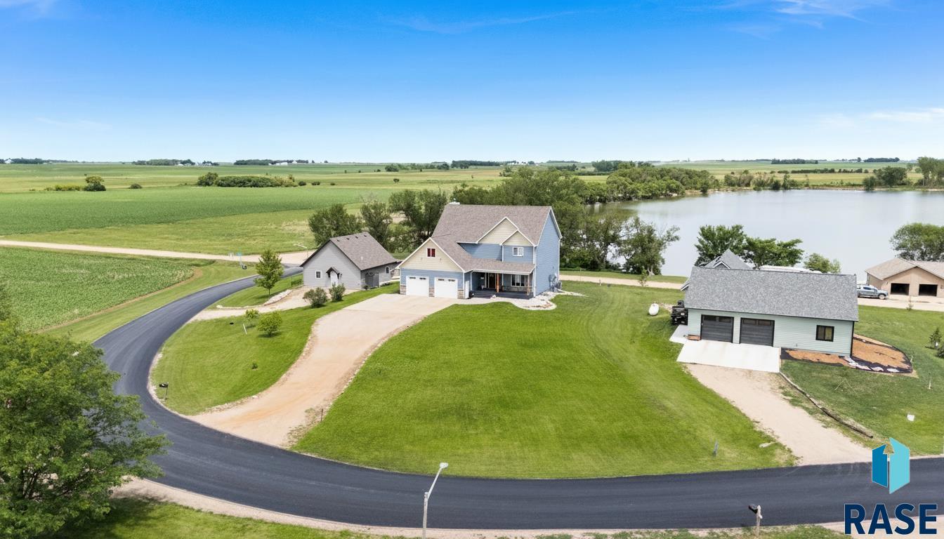 101 Lakeview Dr
