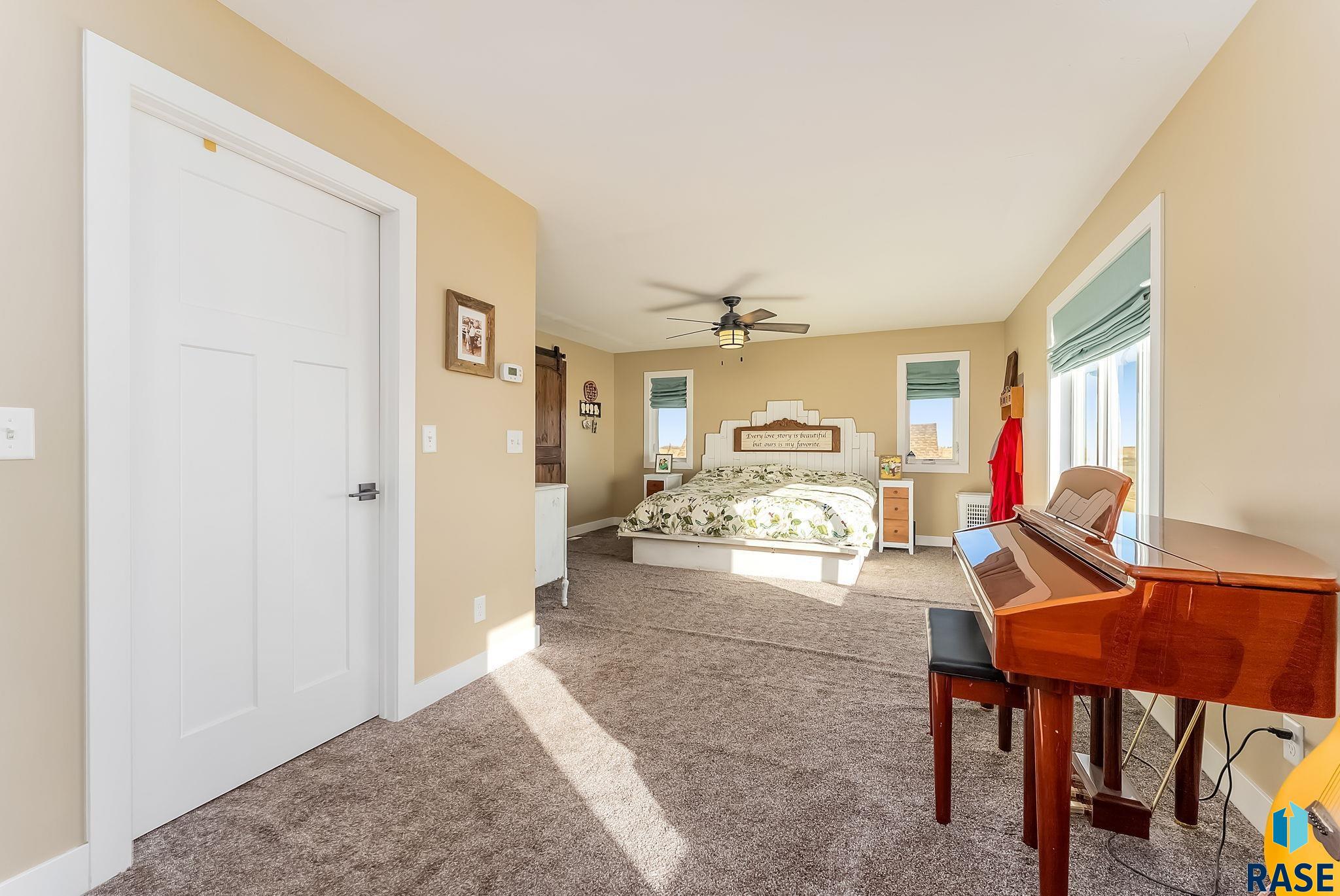 101 Lakeview Dr