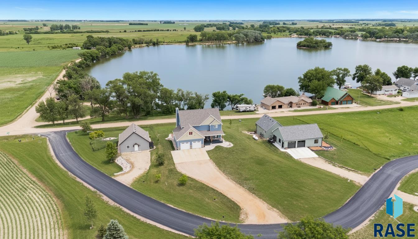 101 Lakeview Dr