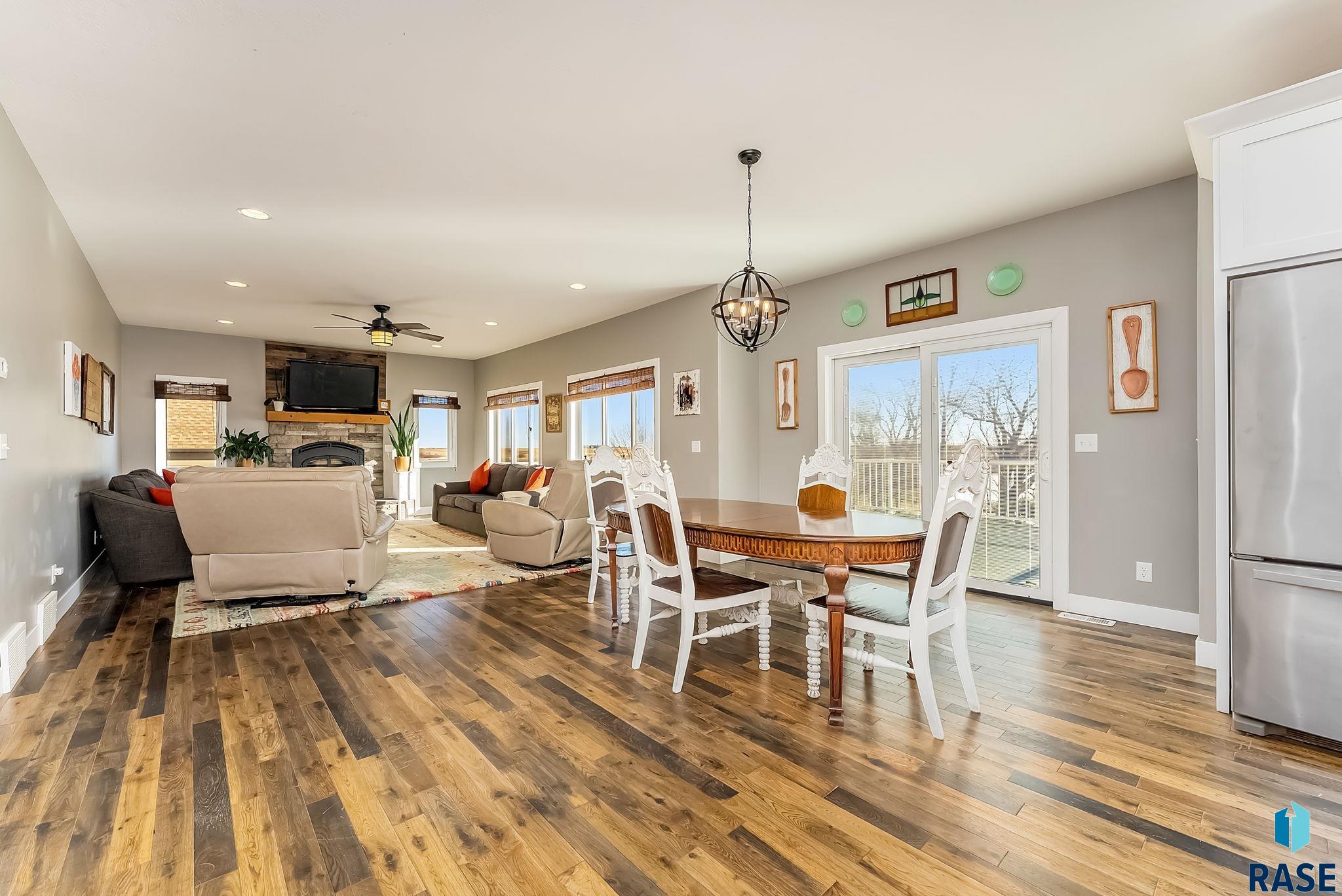 101 Lakeview Dr