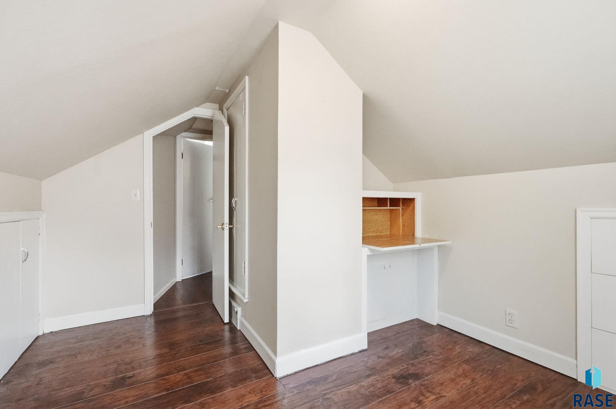 2304 S 3rd Ave