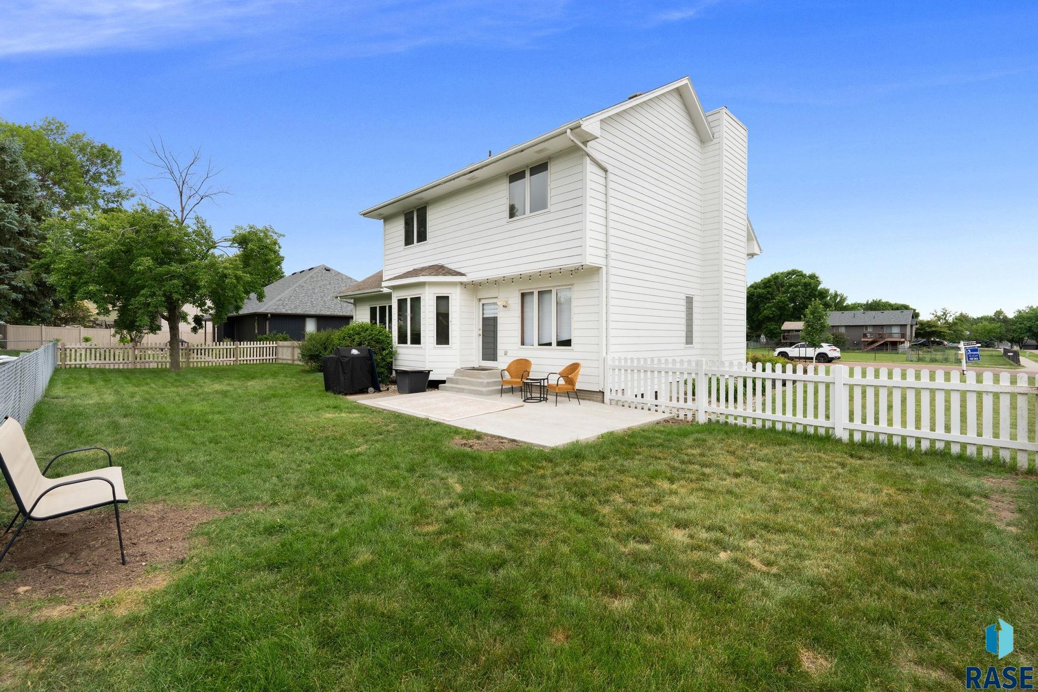 2200 S Crown Hill Dr