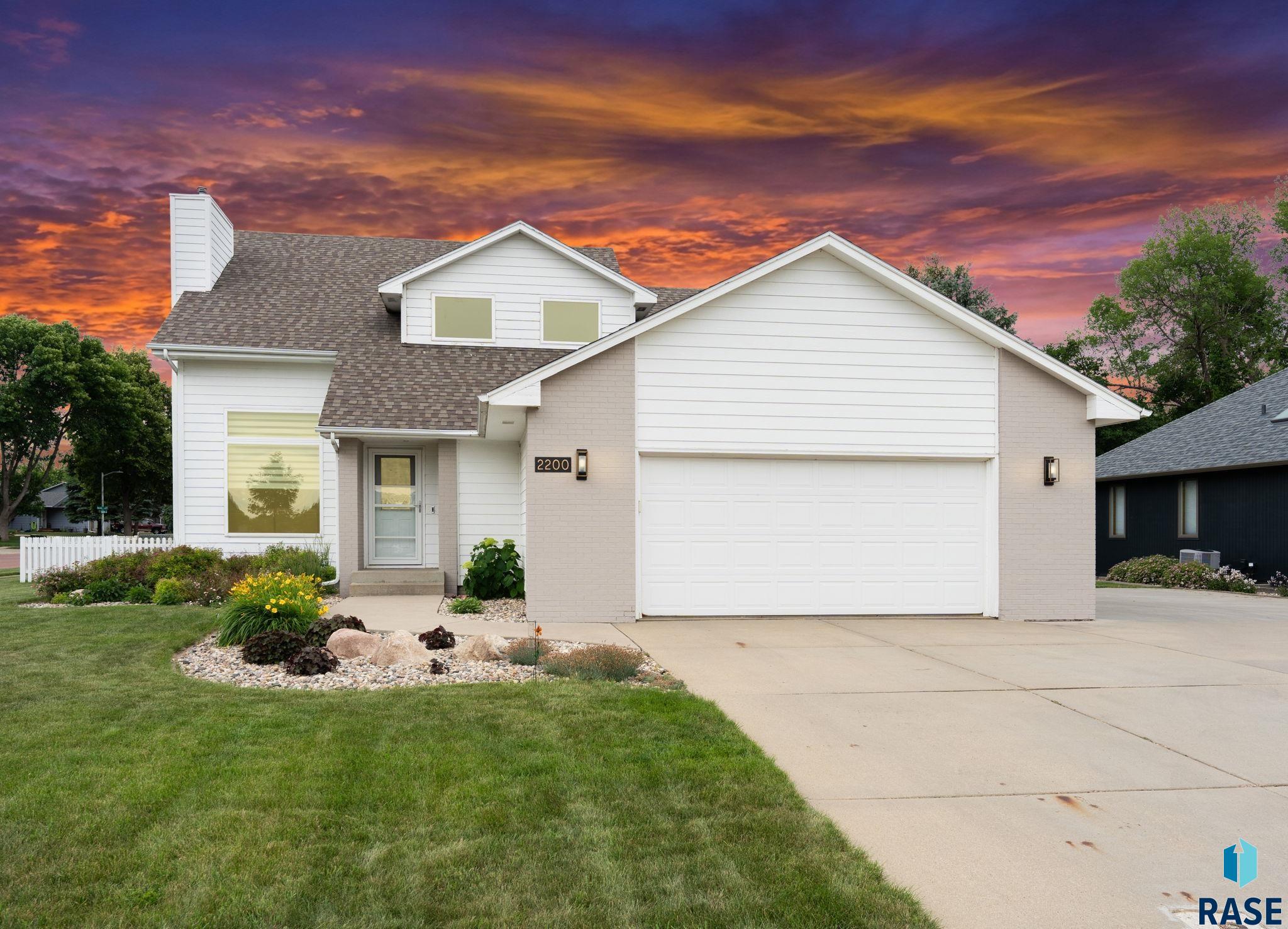2200 S Crown Hill Dr