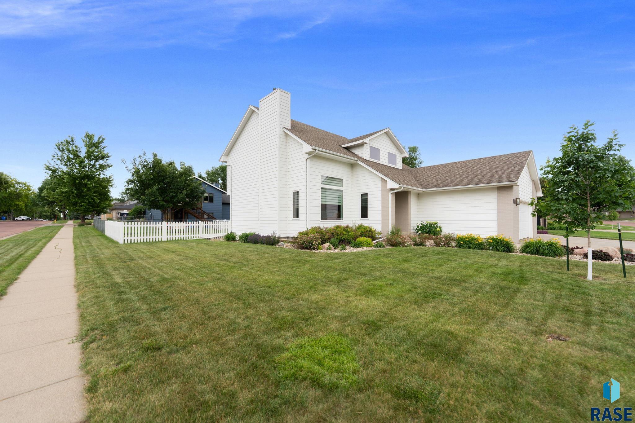 2200 S Crown Hill Dr