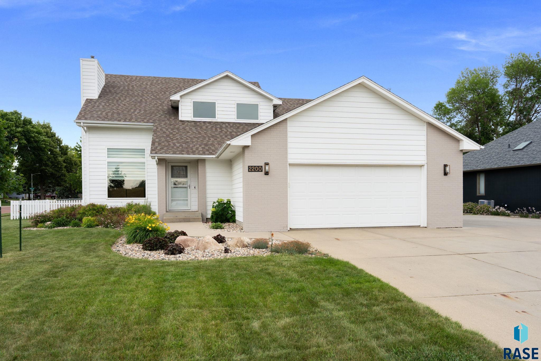 2200 S Crown Hill Dr