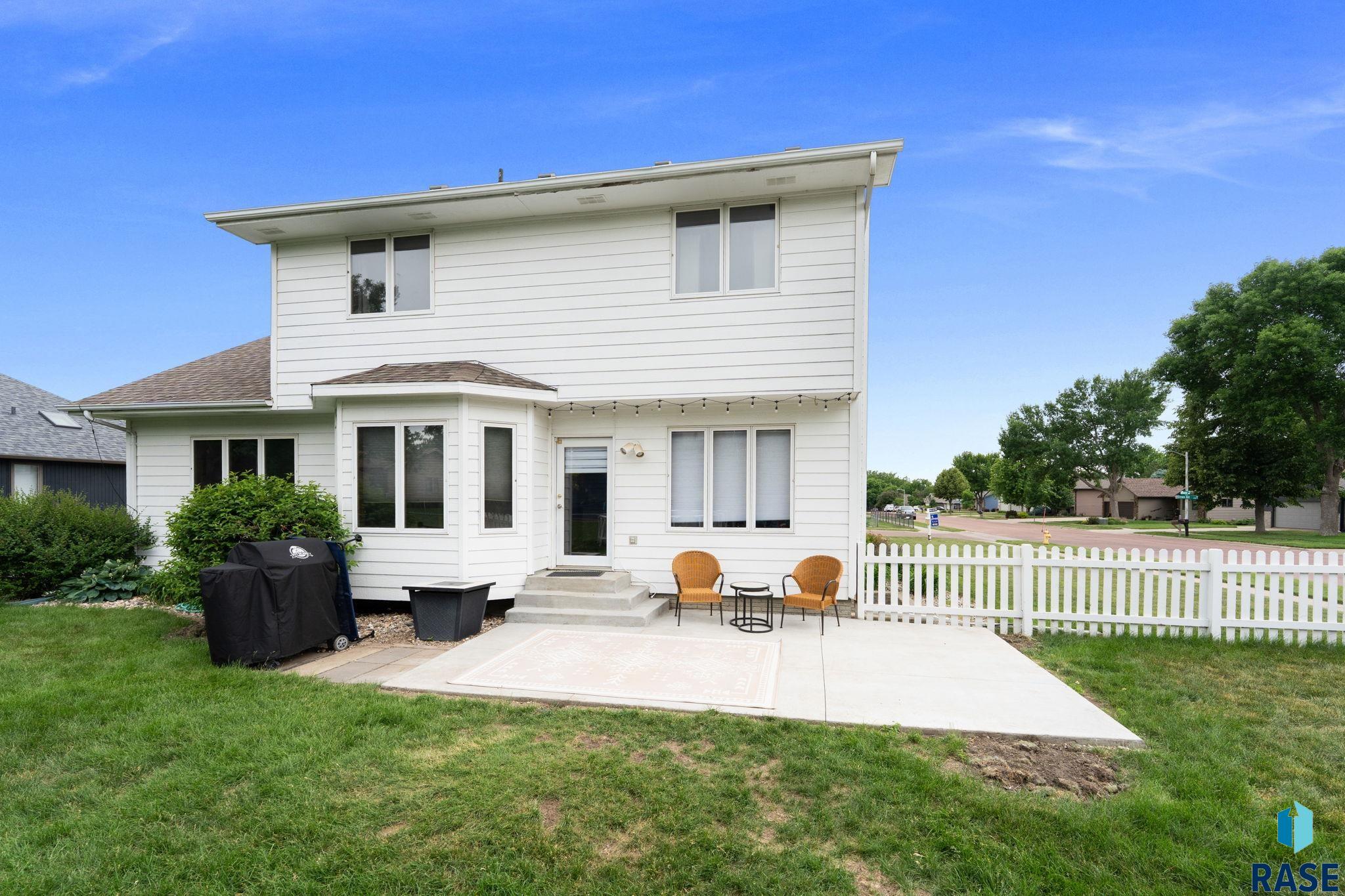 2200 S Crown Hill Dr