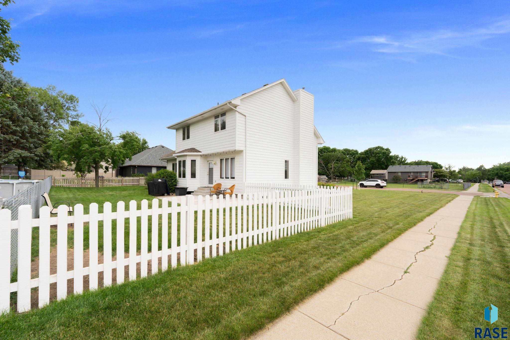 2200 S Crown Hill Dr
