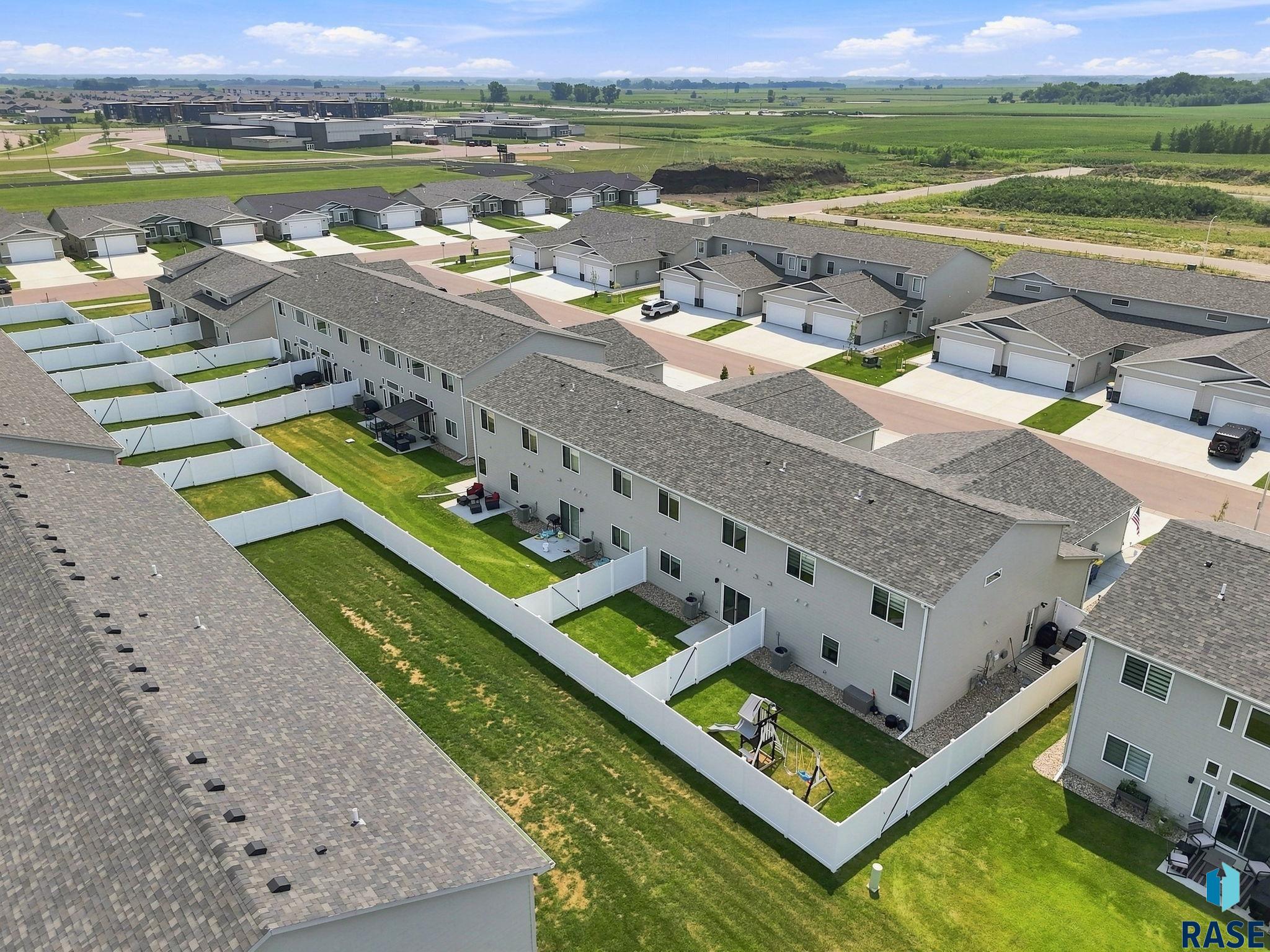 2502 Cama Pl