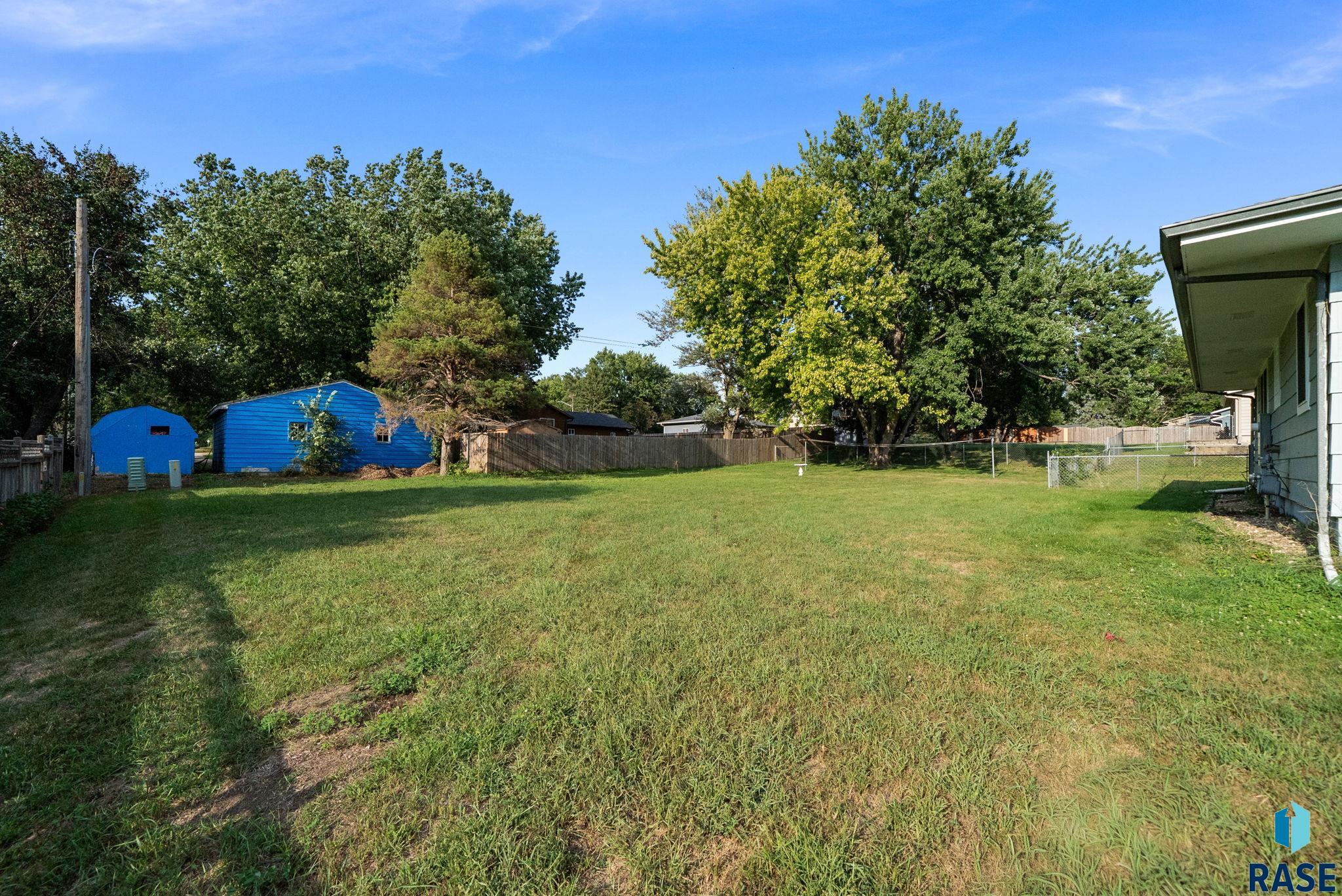 108 E 5th St