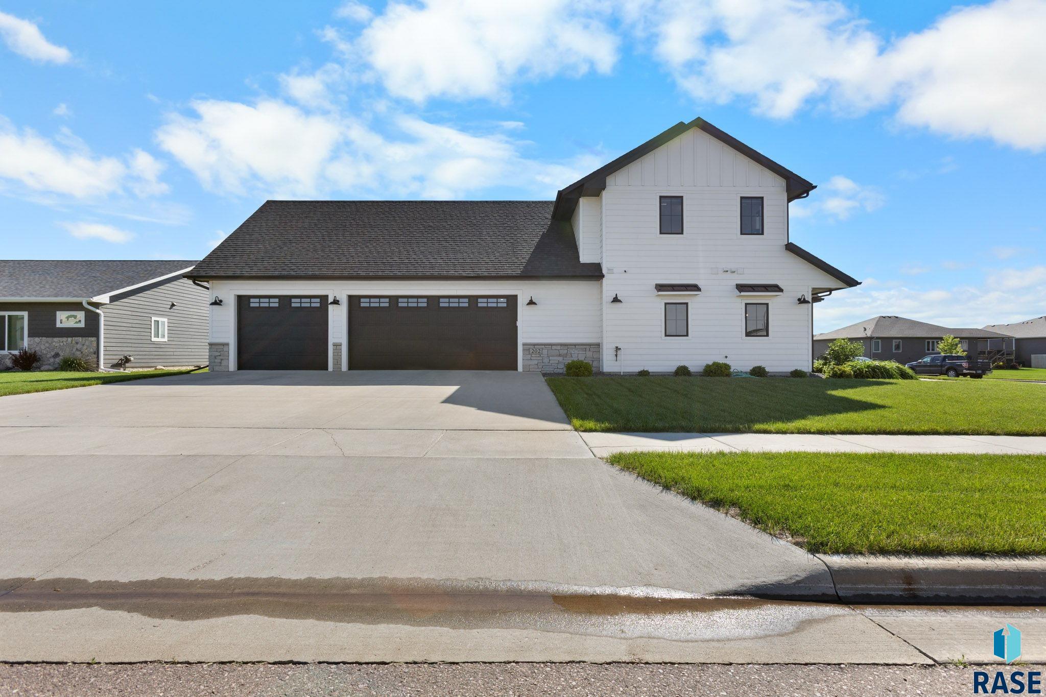 202 Central Cir