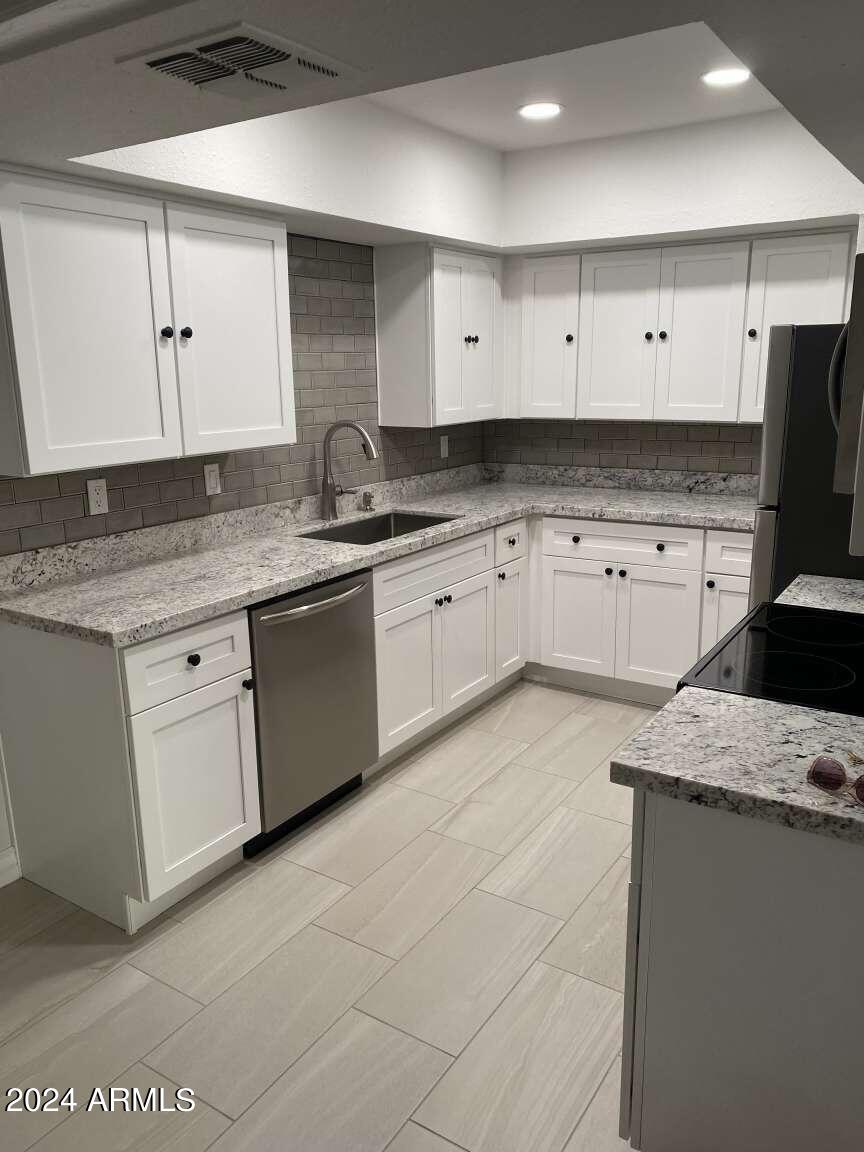 4554 E PARADISE VILLAGE Parkway N, 232