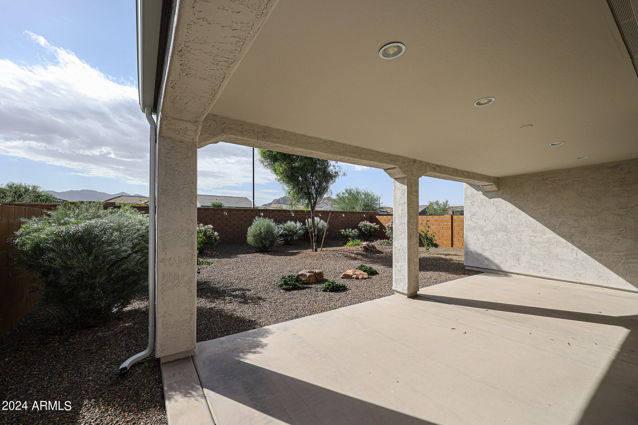 26109 W KRISTAL Way