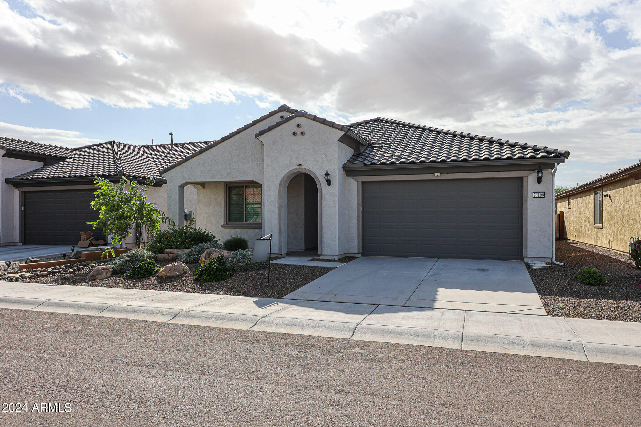 26109 W KRISTAL Way