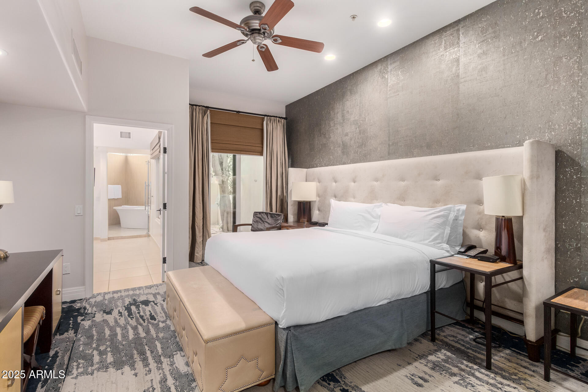 6000 E CAMELBACK Road 7705