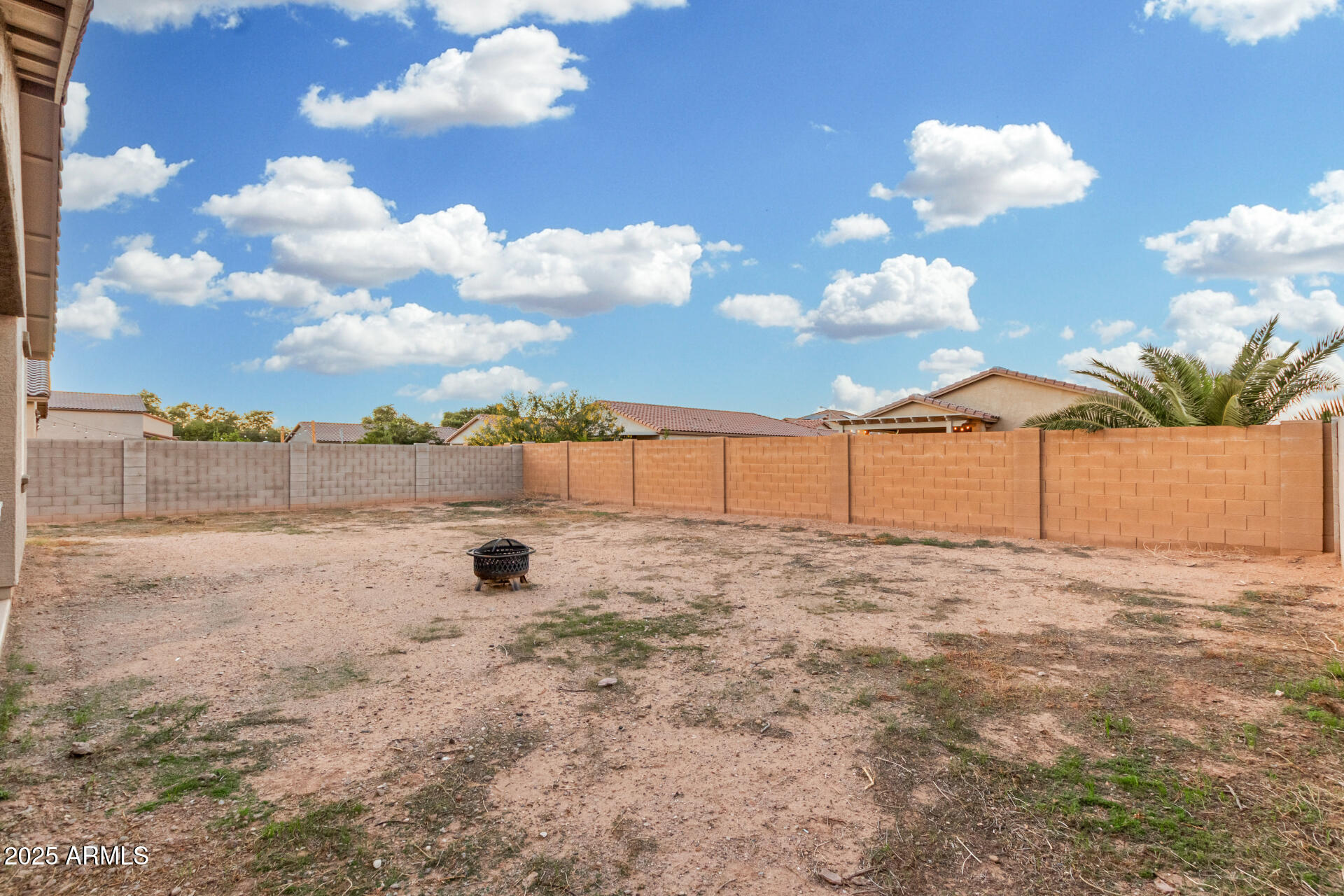1630 E PRICKLY PEAR Place
