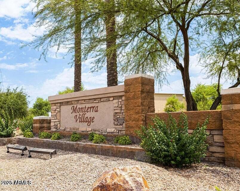 1630 E PRICKLY PEAR Place