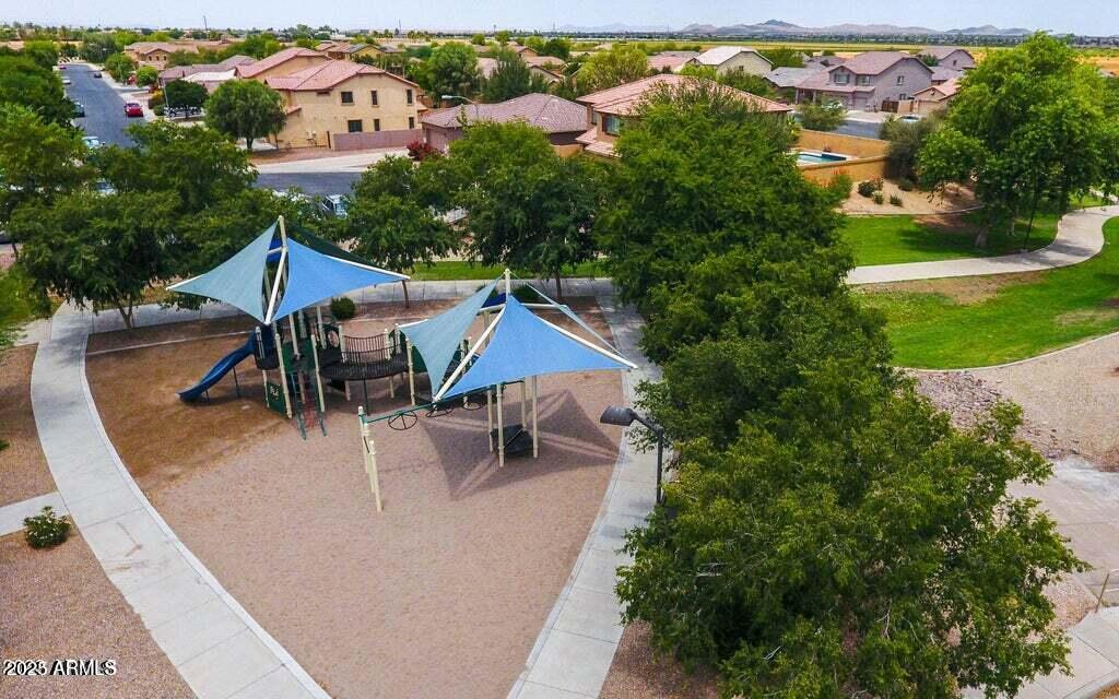 1630 E PRICKLY PEAR Place