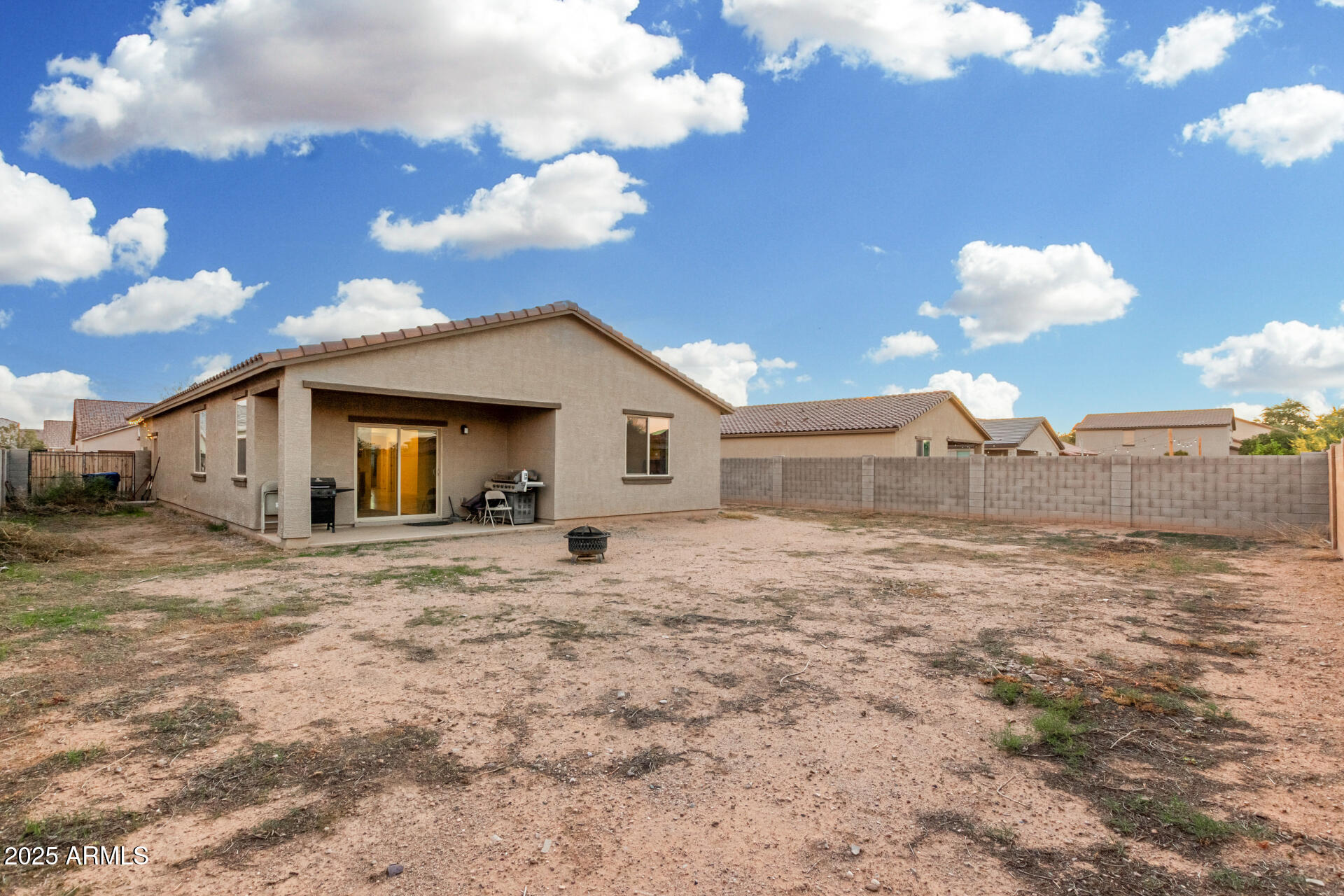 1630 E PRICKLY PEAR Place