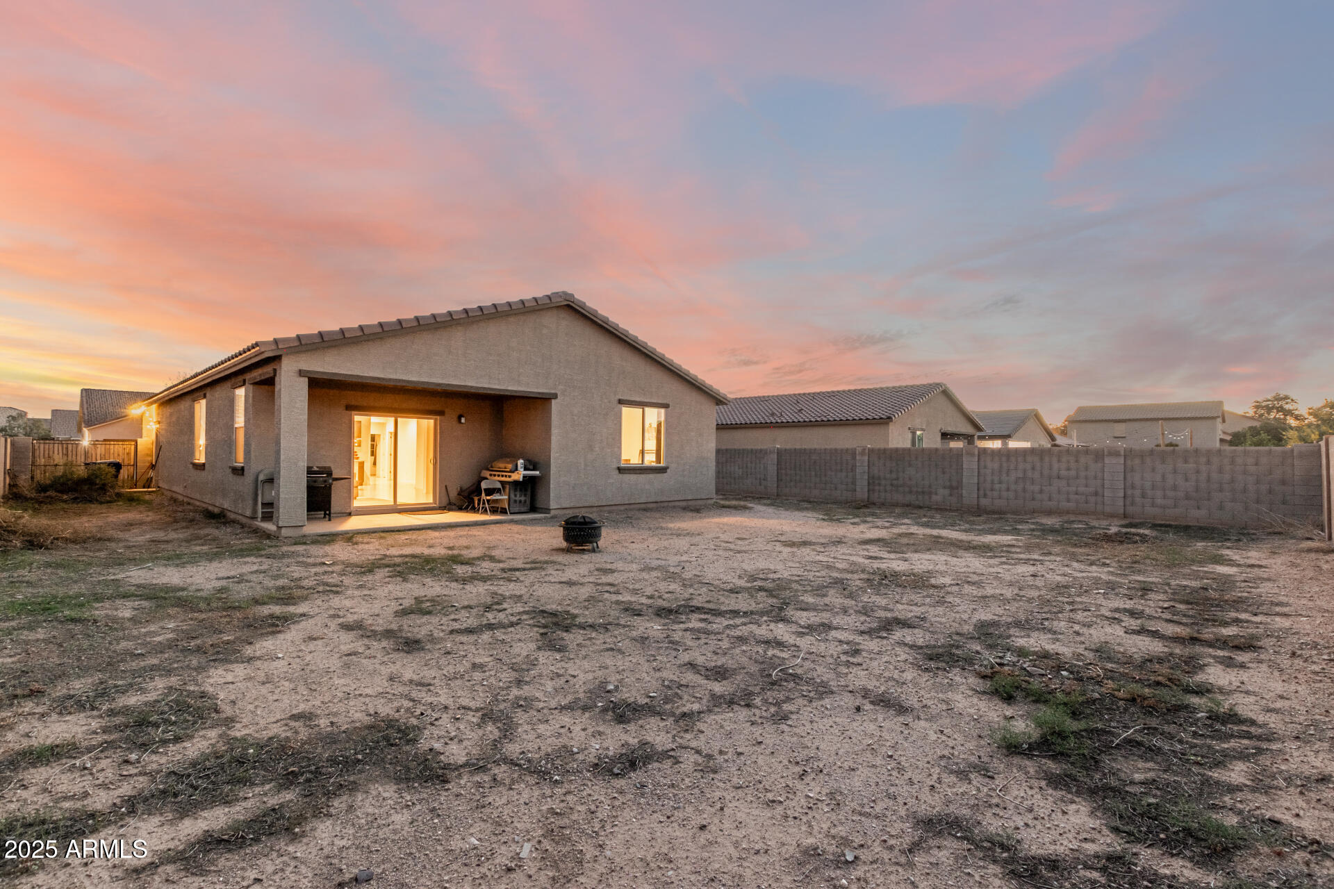 1630 E PRICKLY PEAR Place