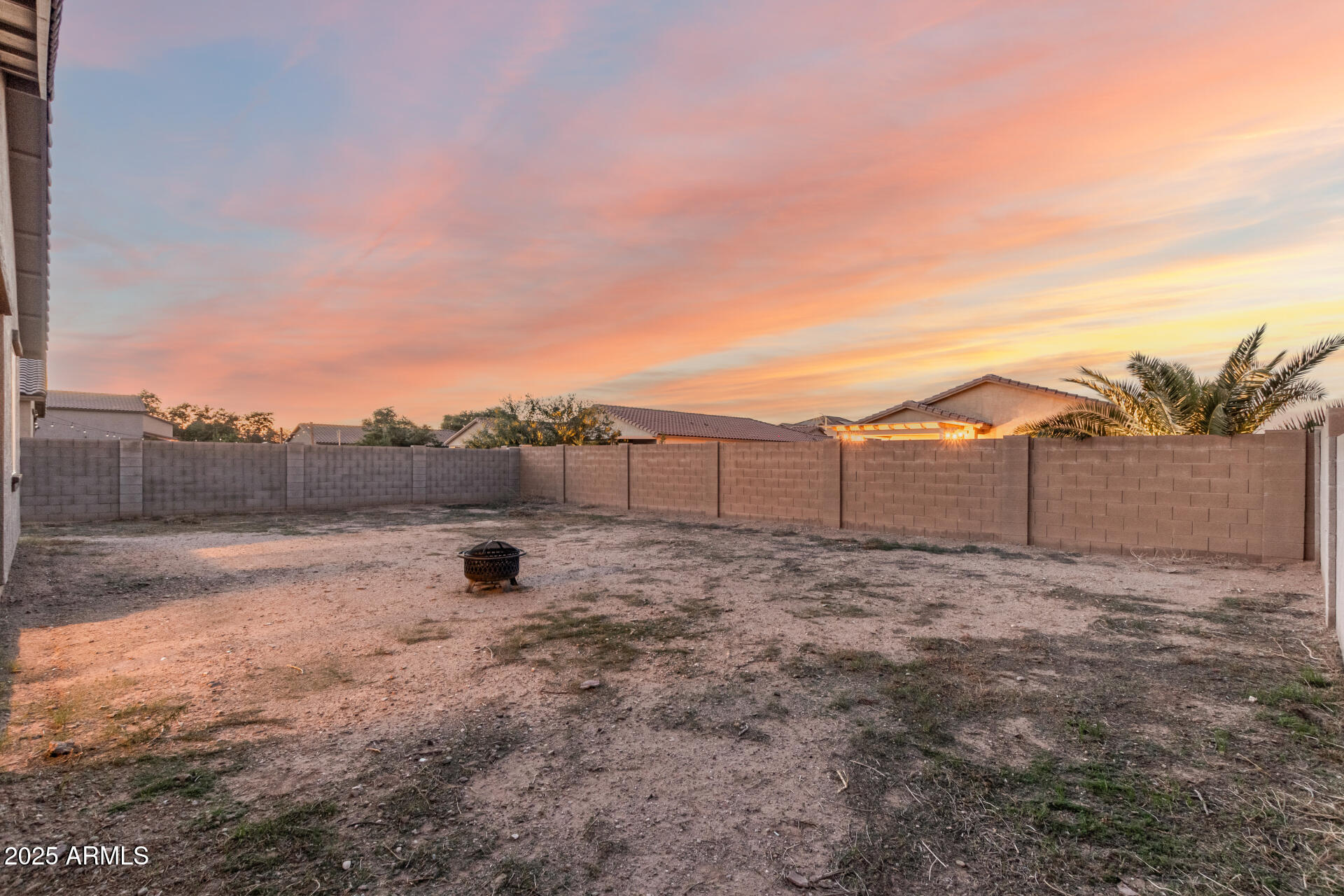 1630 E PRICKLY PEAR Place